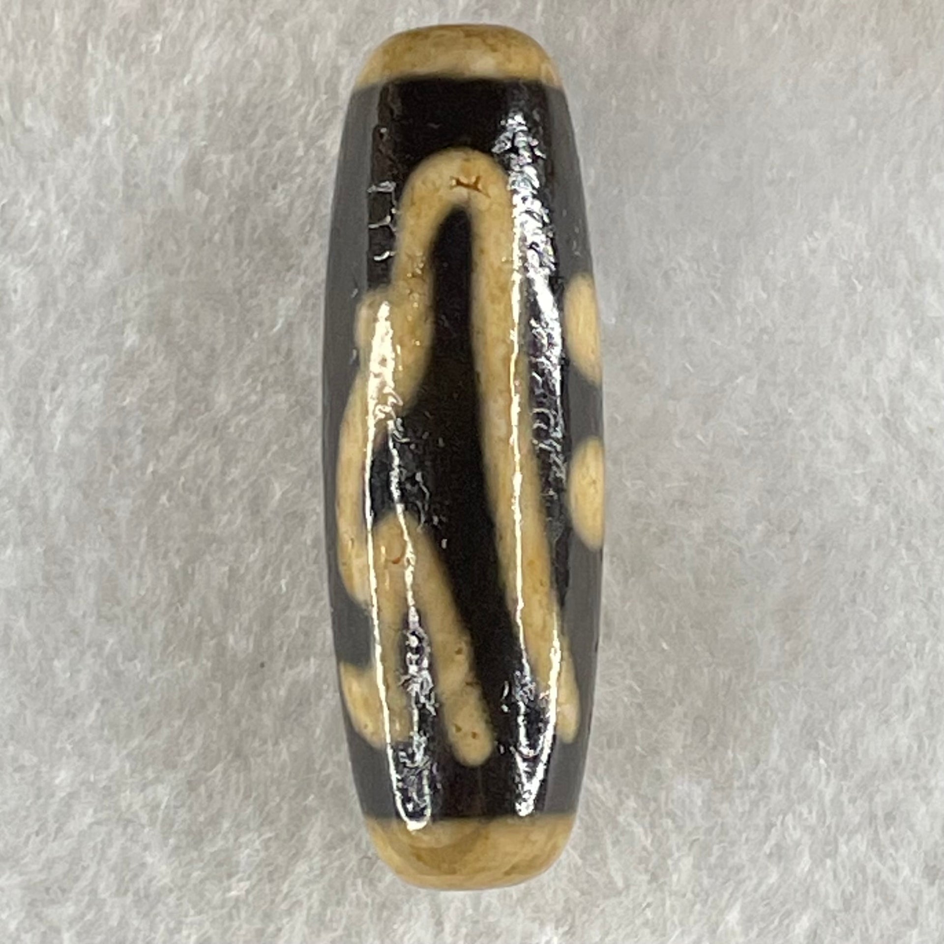 Natural Powerful Tibetan Old Oily Agate Thousand Hand Zha Ji La Mu Dzi Bead Heavenly Master (Tian Zhu) 千手扎基拉姆天珠 9.03g 39.9 by 12.4mm - Huangs Jadeite and Jewelry Pte Ltd