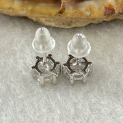 0.5 Ct Colourless Round Brilliant Diameter 5.0mm D VVS1 Excellent Cut Excellent Polish Excellent Symmetry None Florescence Moissanite in S925 Silver Earrings GRA 218444635 - Huangs Jadeite and Jewelry Pte Ltd