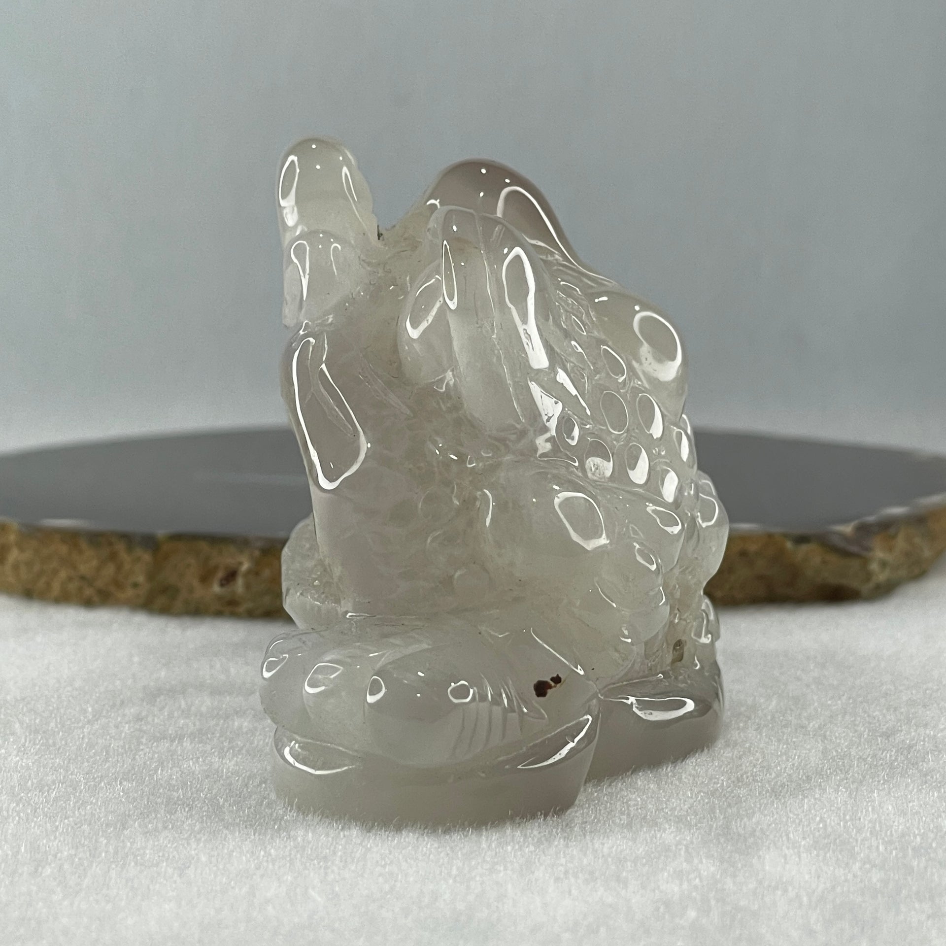 Natural White with Light Wuji Agate with Crystal 3 Legged Toast Display 318.2g 116.0 by 45.0 by 62.0mm - Huangs Jadeite and Jewelry Pte Ltd
