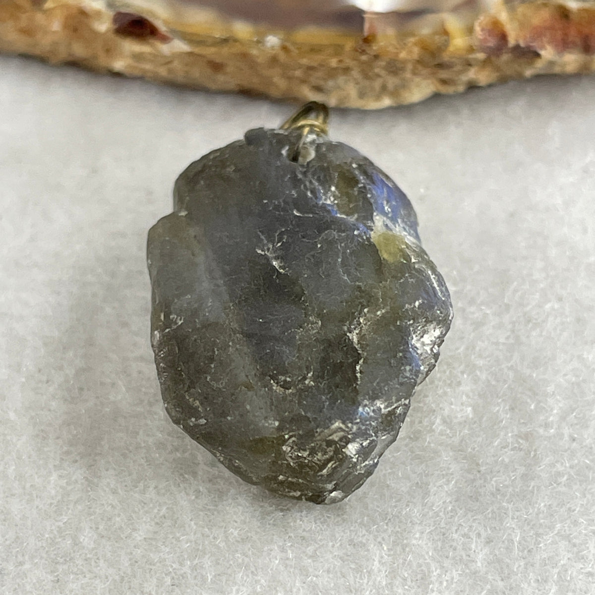 Natural Labradorite Rough Pendant Charm | (11.33g | 31.2 x 19.9 x 11.6mm | "Stone of Magic & Intuitive Shielding" Transformation Talisman, Feng Shui Auric Protection & Creative Inspiration Anchor)