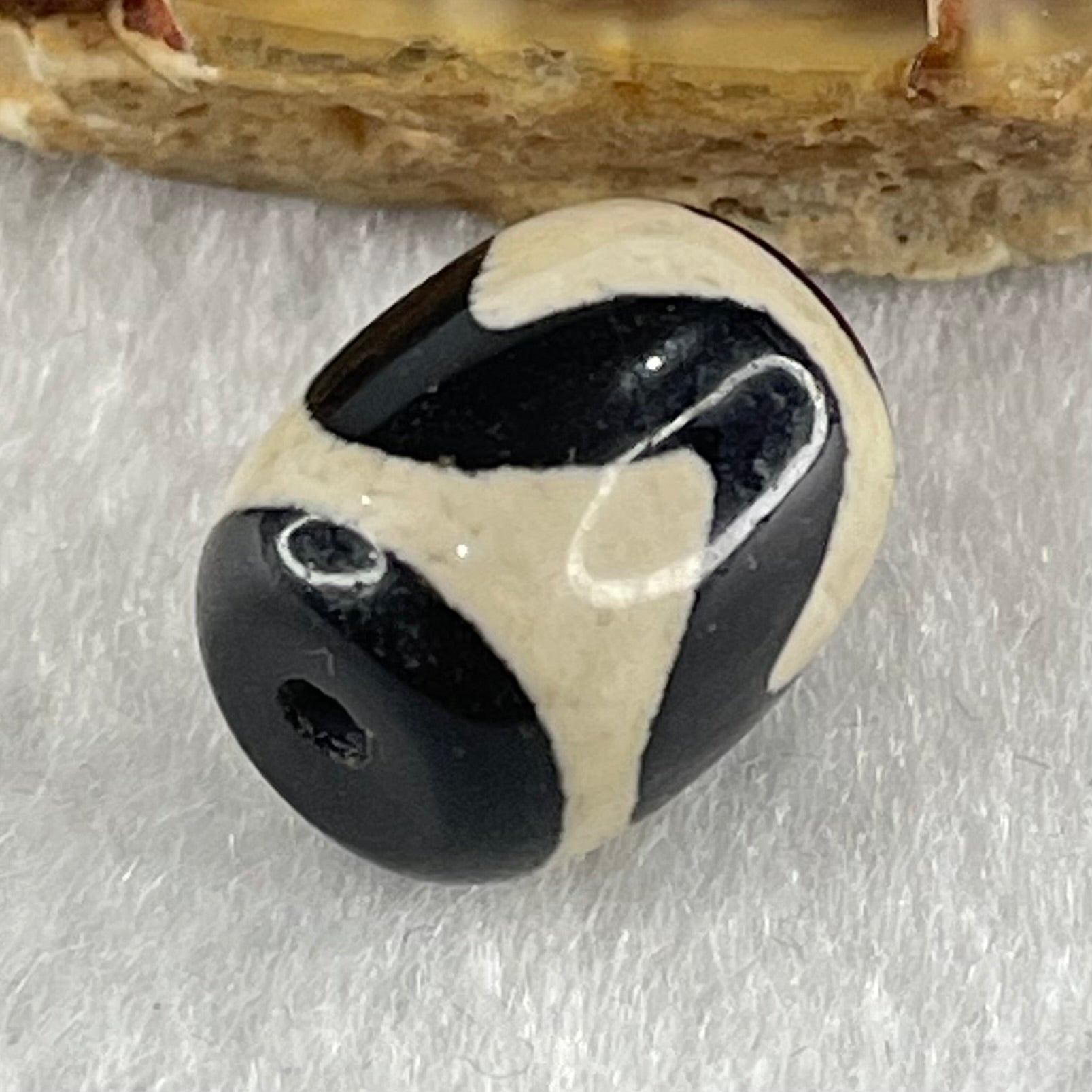Natural Powerful Tibetan Old Oily Agate Tiger Tooth Daluo Dzi Bead Heavenly Master (Tian Zhu) 2.75g 13.7 by 11.2mm - Huangs Jadeite and Jewelry Pte Ltd