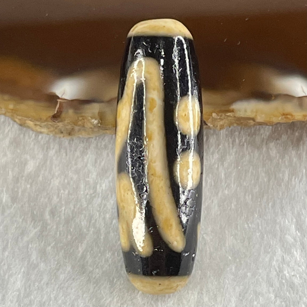 Natural Powerful Tibetan Old Oily Agate Thousand Hand Zha Ji La Mu Dzi Bead Heavenly Master (Tian Zhu) 千手扎基拉姆天珠 8.39g 37.5 by 12.2mm - Huangs Jadeite and Jewelry Pte Ltd