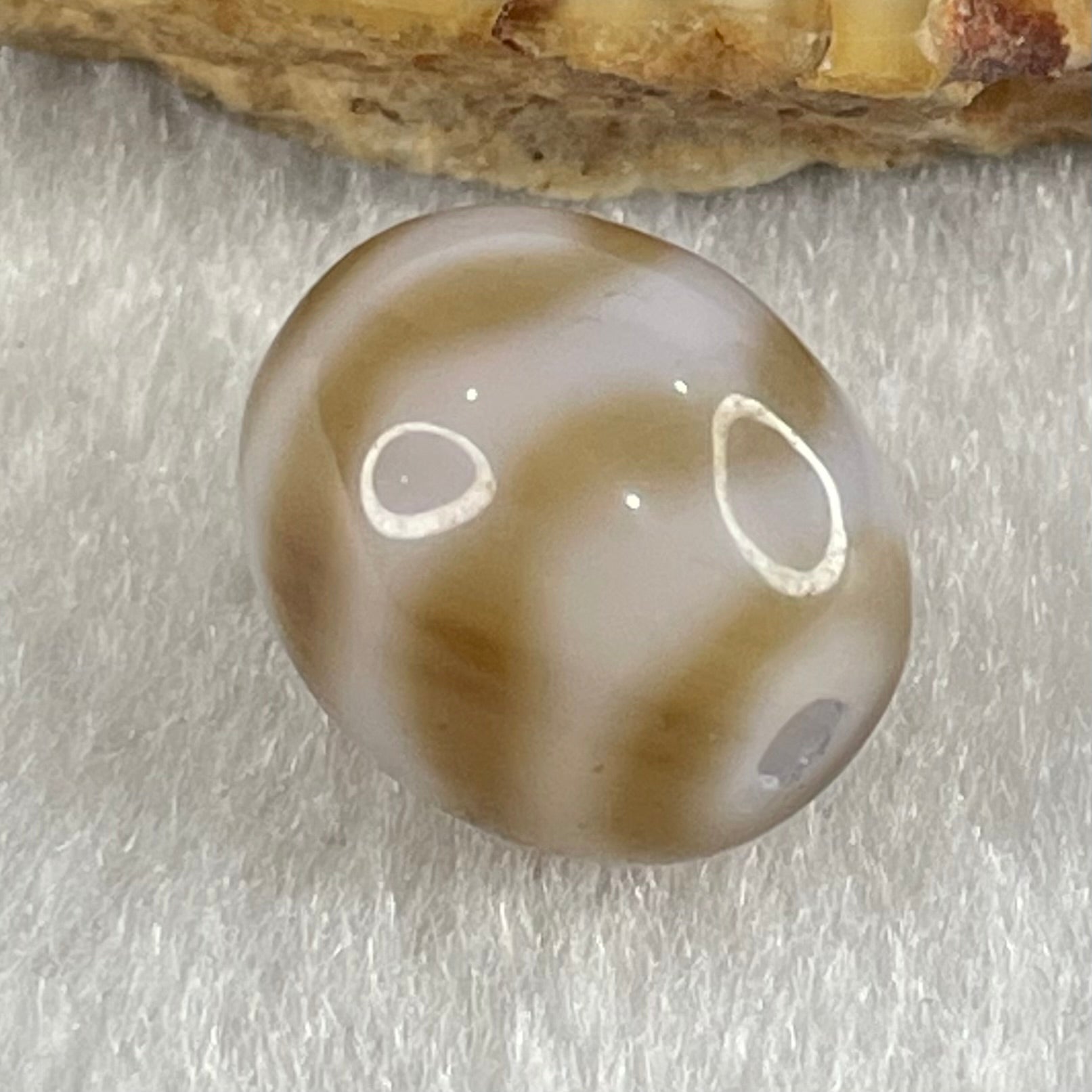 Natural Powerful Tibetan Old Oily Agate Double Tiger Tooth Daluo Dzi Bead Heavenly Master (Tian Zhu) 虎呀天诛 2.82g 13.7 by 12.1mm - Huangs Jadeite and Jewelry Pte Ltd