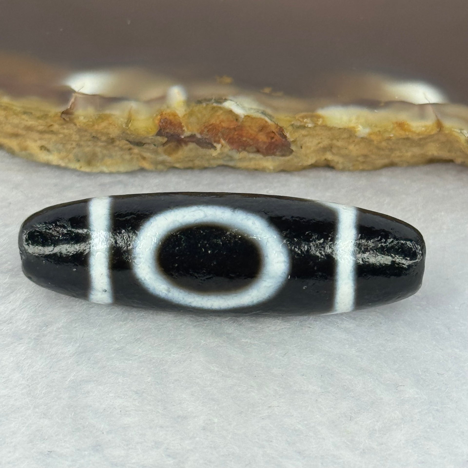 Natural Powerful Tibetan Old Oily Agate 1 Eye With Mountain Support Dzi Bead Heavenly Master (Tian Zhu) 一眼靠天珠 7.45g 38.0 by 11.8mm - Huangs Jadeite and Jewelry Pte Ltd