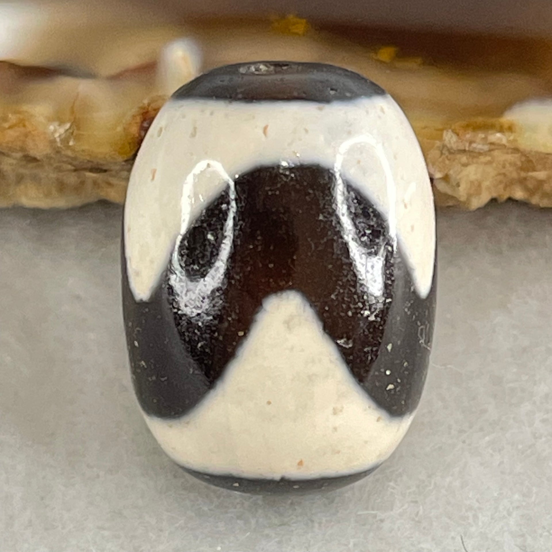 Natural Powerful Tibetan Old Oily Agate Tiger Tooth Daluo Dzi Bead Heavenly Master (Tian Zhu) 虎呀天诛 4.70g 18.0 by 13.4mm - Huangs Jadeite and Jewelry Pte Ltd
