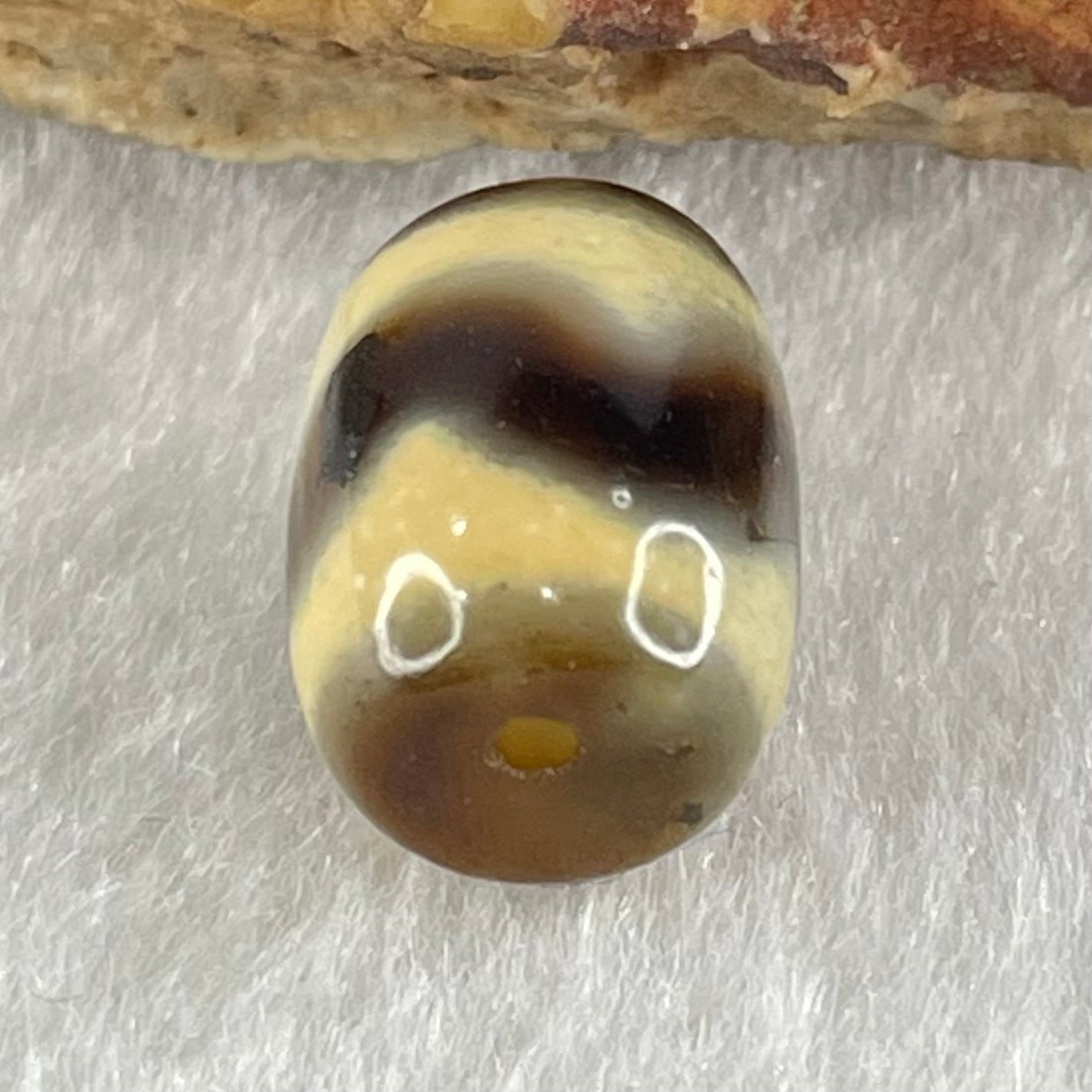 Natural Powerful Tibetan Old Oily Agate Tiger Tooth Daluo Dzi Bead Heavenly Master (Tian Zhu) 虎呀天诛 2.30g 13.1 by 10.1mm - Huangs Jadeite and Jewelry Pte Ltd