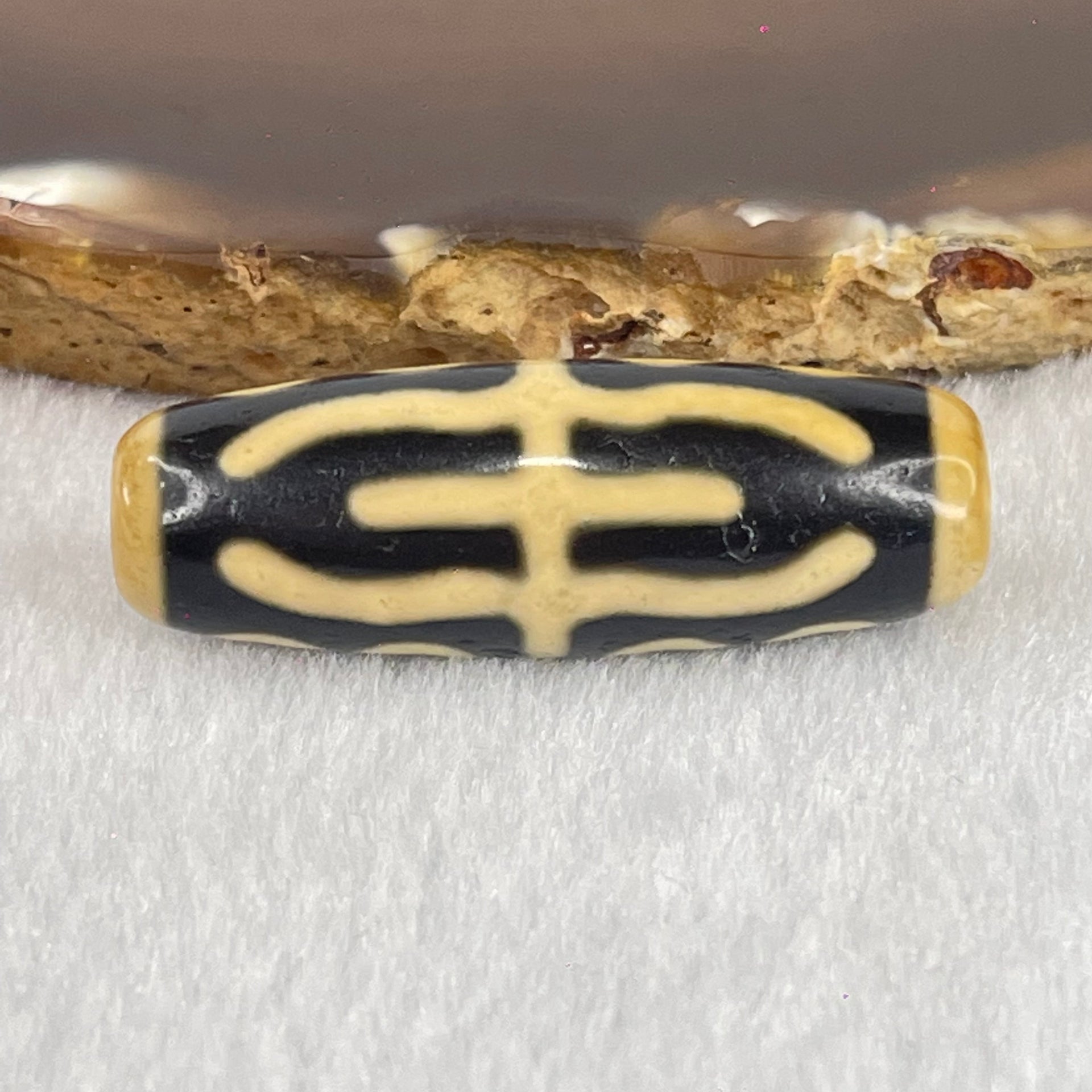 Natural Powerful Tibetan Old Oily Agate Water Lines 8 Eyes Dzi Bead Heavenly Master (Tian Zhu) 水纹八眼天诛 10.14g 38.4 by 13.0mm - Huangs Jadeite and Jewelry Pte Ltd