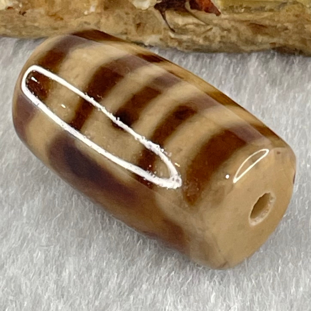 Natural Powerful Tibetan Old Oily Agate Sky Door Serenity 1 Eye Dzi Bead Heavenly Master (Tian Zhu) 一眼天门天诛 4.71g 19.7 by 11.8mm - Huangs Jadeite and Jewelry Pte Ltd