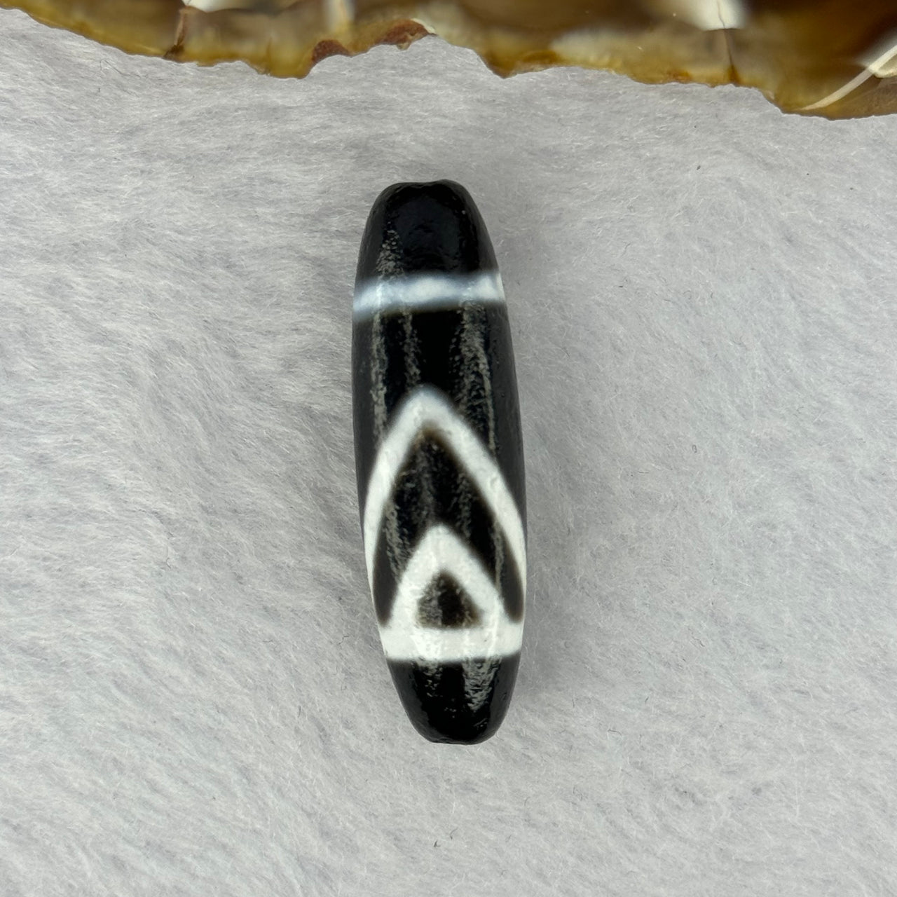 Natural Powerful Tibetan Old Oily Agate 1 Eye With Mountain Support Dzi Bead Heavenly Master (Tian Zhu) 一眼靠天珠 7.25g 37.6 by 11.6mm - Huangs Jadeite and Jewelry Pte Ltd