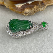 Natural Type A Omphacite Spicy Green Jadeite Hulu Pendant in S925 Silver | (2.90g | 14.2 x 9.5 x 3.0mm | Health, Abundance & Negative Energy Absorber, Feng Shui Prosperity & Longevity Pendant) - Huangs Jadeite and Jewelry Pte Ltd