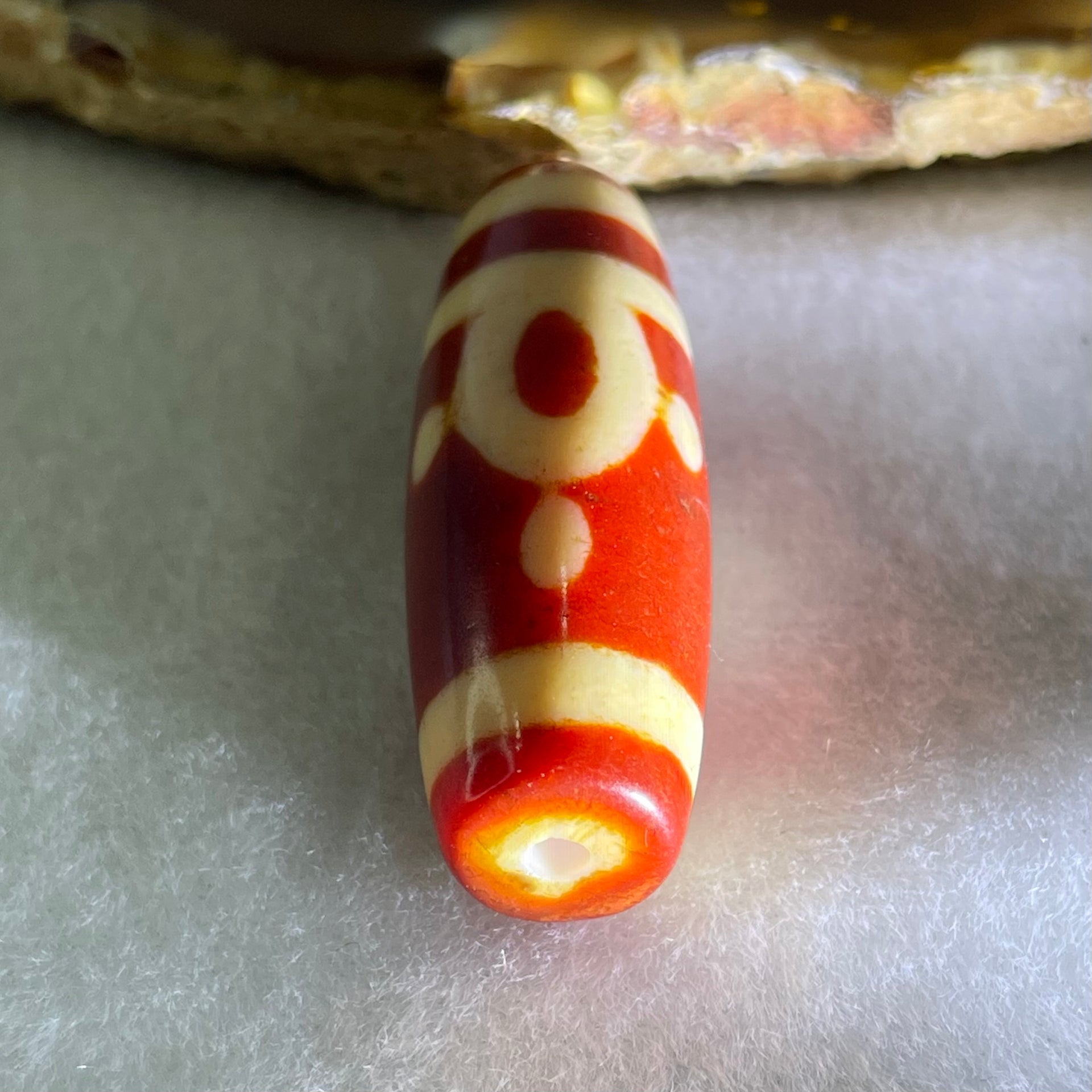 Natural Powerful Tibetan Old Oily Red White Agate One Eye Earth Element Dzi Bead Heavenly Master (Tian Zhu) 一眼土元素天珠 10.27g 37.8 by 13.2mm - Huangs Jadeite and Jewelry Pte Ltd