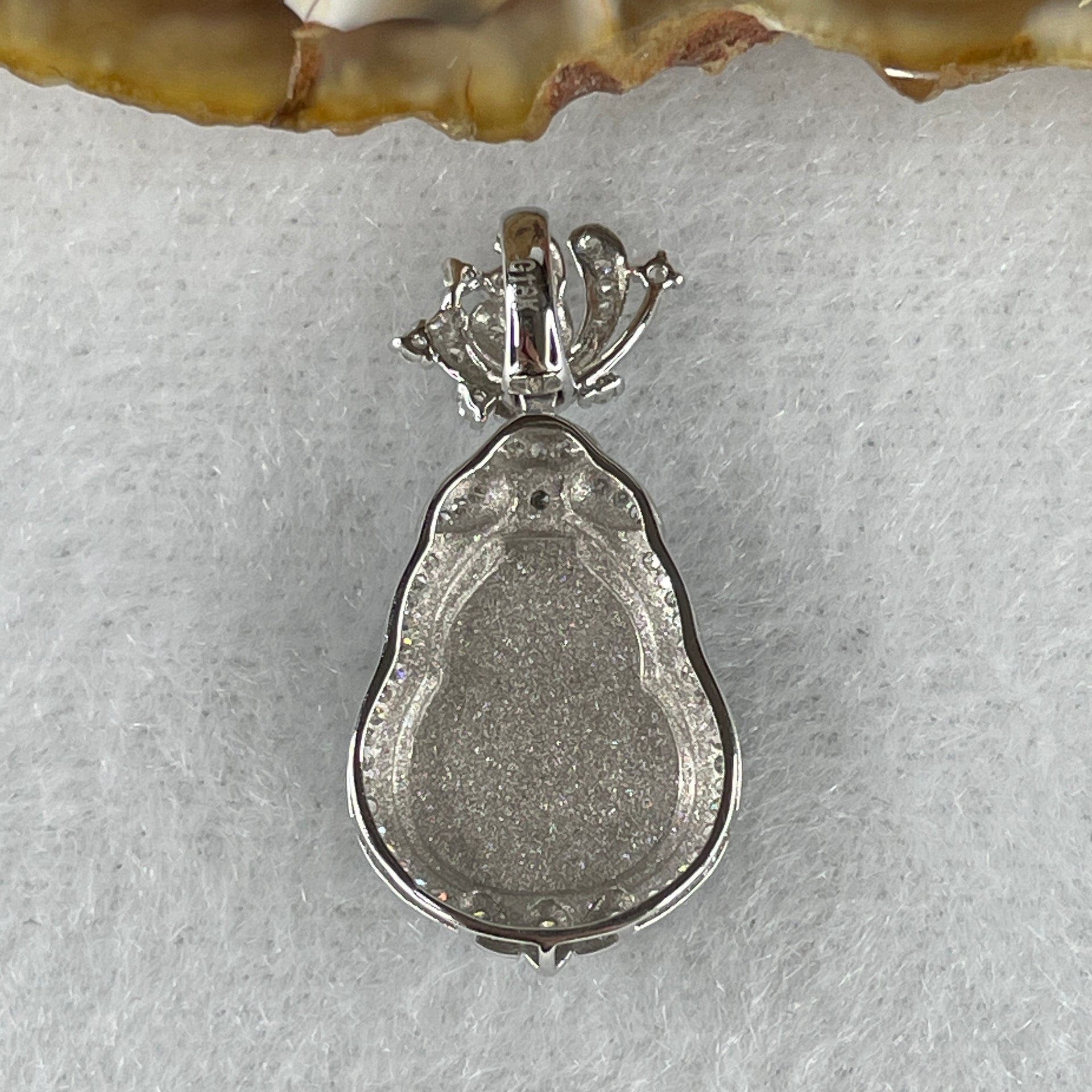 18K White Gold ICY Type A Green Omphasite Jadeite Hulu with Natural Diamonds Pendant 2.09g 27.3 by 13.8 by 6.7mm - Huangs Jadeite and Jewelry Pte Ltd