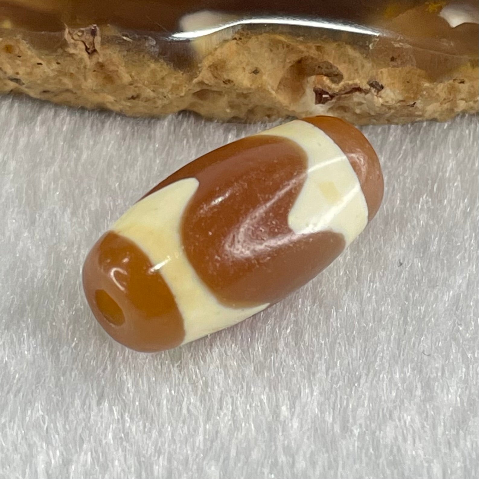Natural Powerful Tibetan Old Oily Agate Tiger Tooth Daluo Dzi Bead Heavenly Master (Tian Zhu) 虎呀天诛 2.95g 20.0 by 10.1mm - Huangs Jadeite and Jewelry Pte Ltd