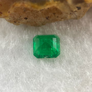 Natural Colombia Green Emerald (Beryl) Cut-Cornered Rectangular step cut 0.59ct 5.3 by 5.1 by 3.2mm - Huangs Jadeite and Jewelry Pte Ltd