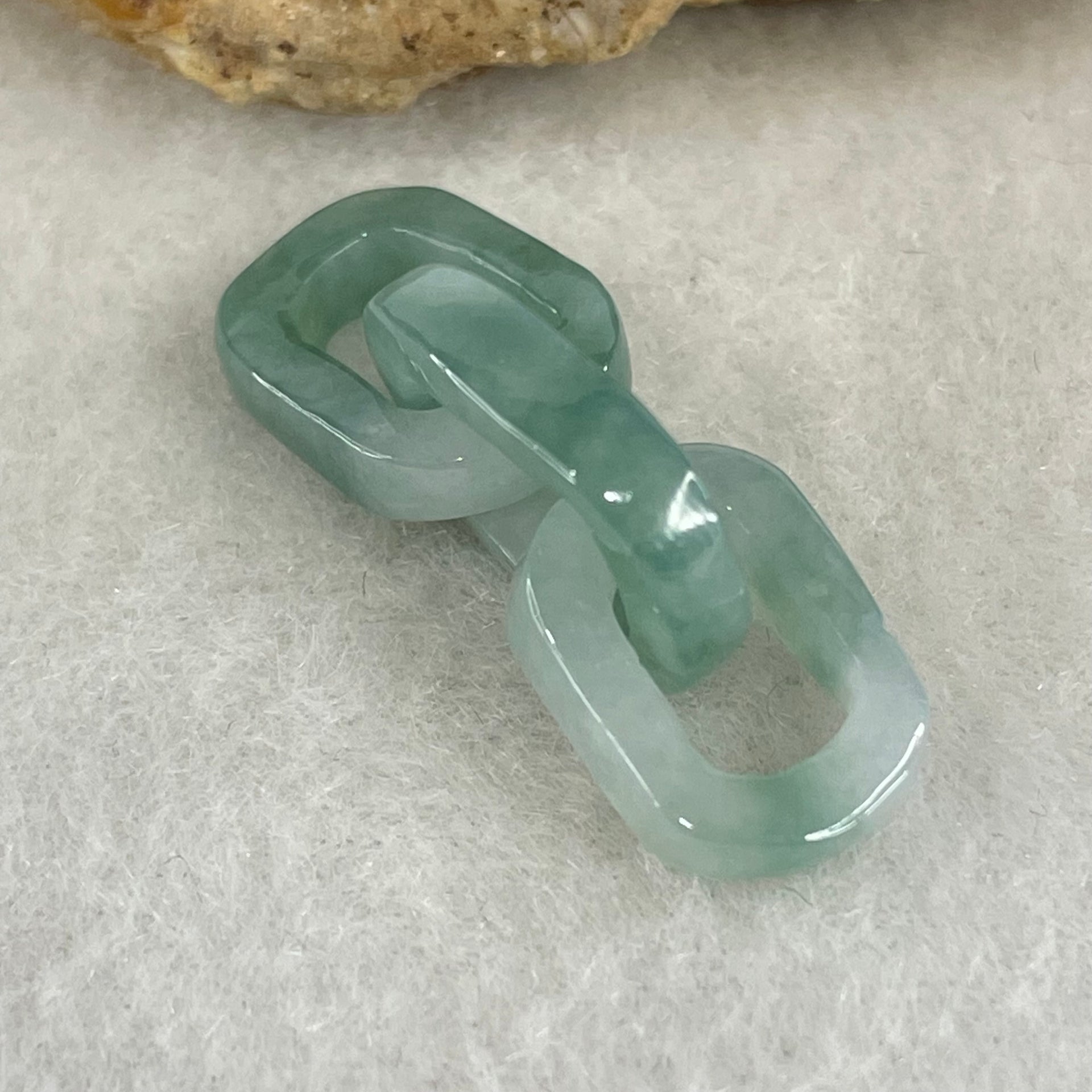Type A Blueish Green with Faint White Jadeite Rolo Link Chain for Setting 2.43g 15.2 by 10.3 by 3.6mm - Huangs Jadeite and Jewelry Pte Ltd