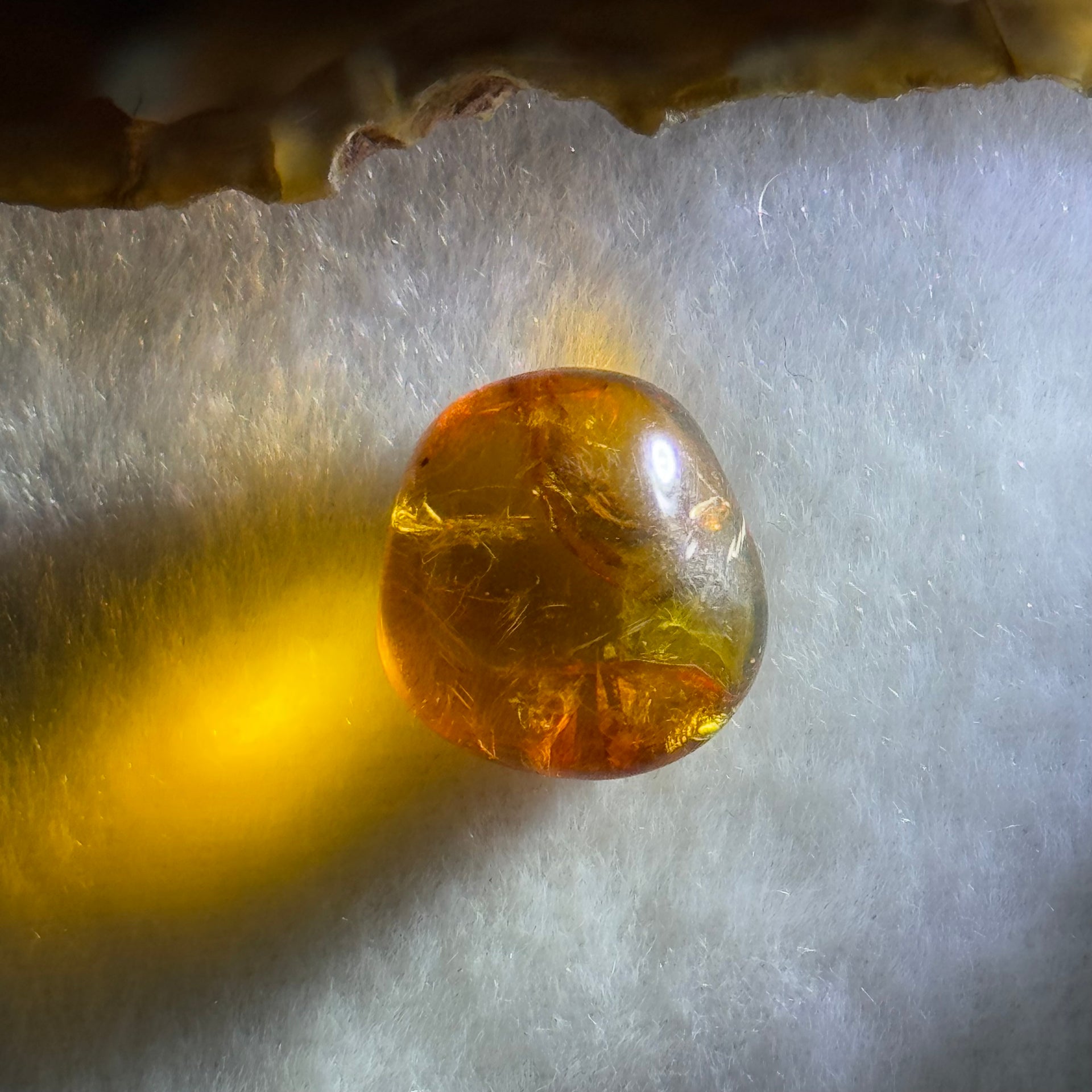 Natural Amber for Setting 1.67g 17.3 by 16.1 by 10.6mm - Huangs Jadeite and Jewelry Pte Ltd