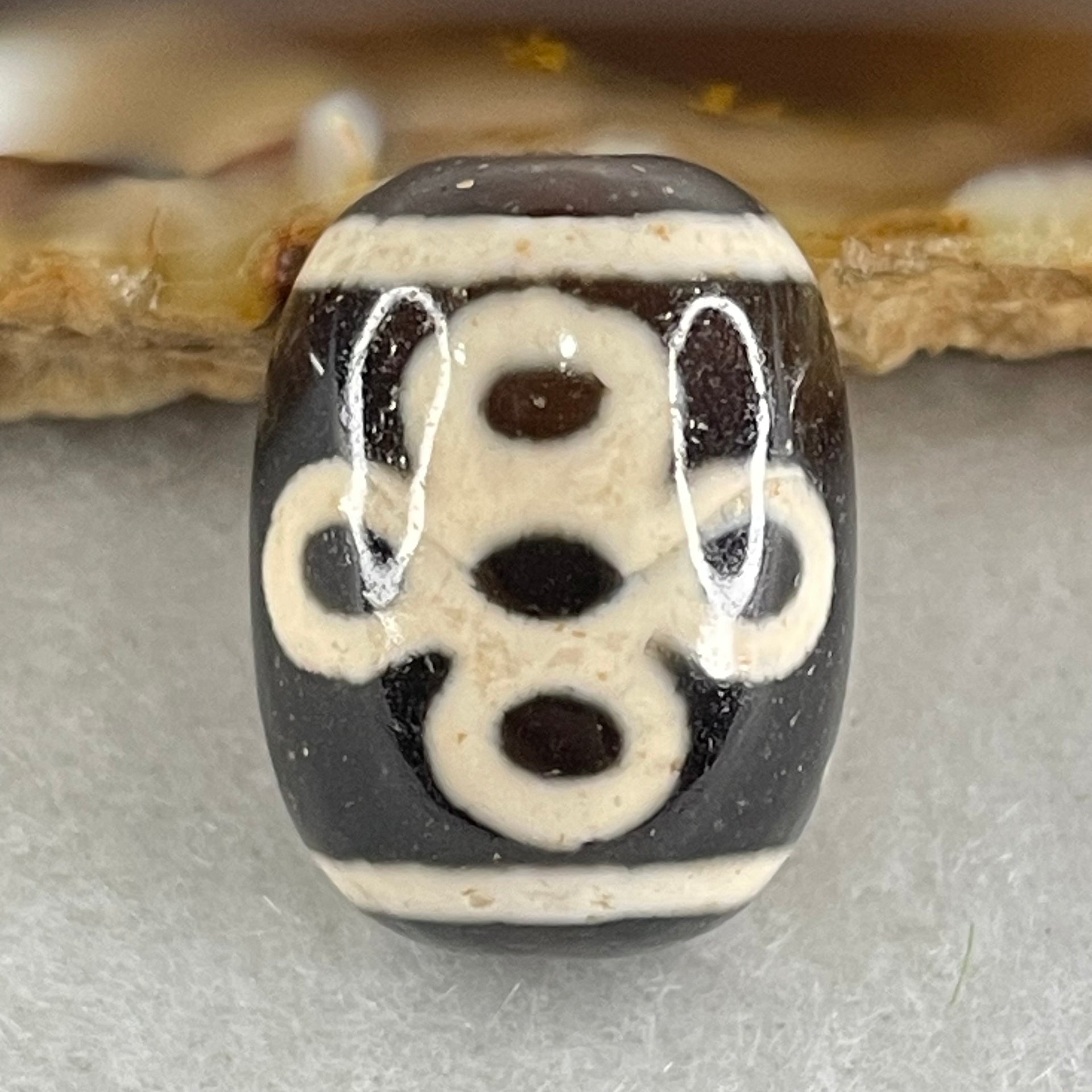 Natural Powerful Tibetan Old Oily Agate 5 Eyes Lightning Dzi Bead Heavenly Master (Tian Zhu) 五眼闪电天珠 5.09g 17.9 by 13.3mm - Huangs Jadeite and Jewelry Pte Ltd