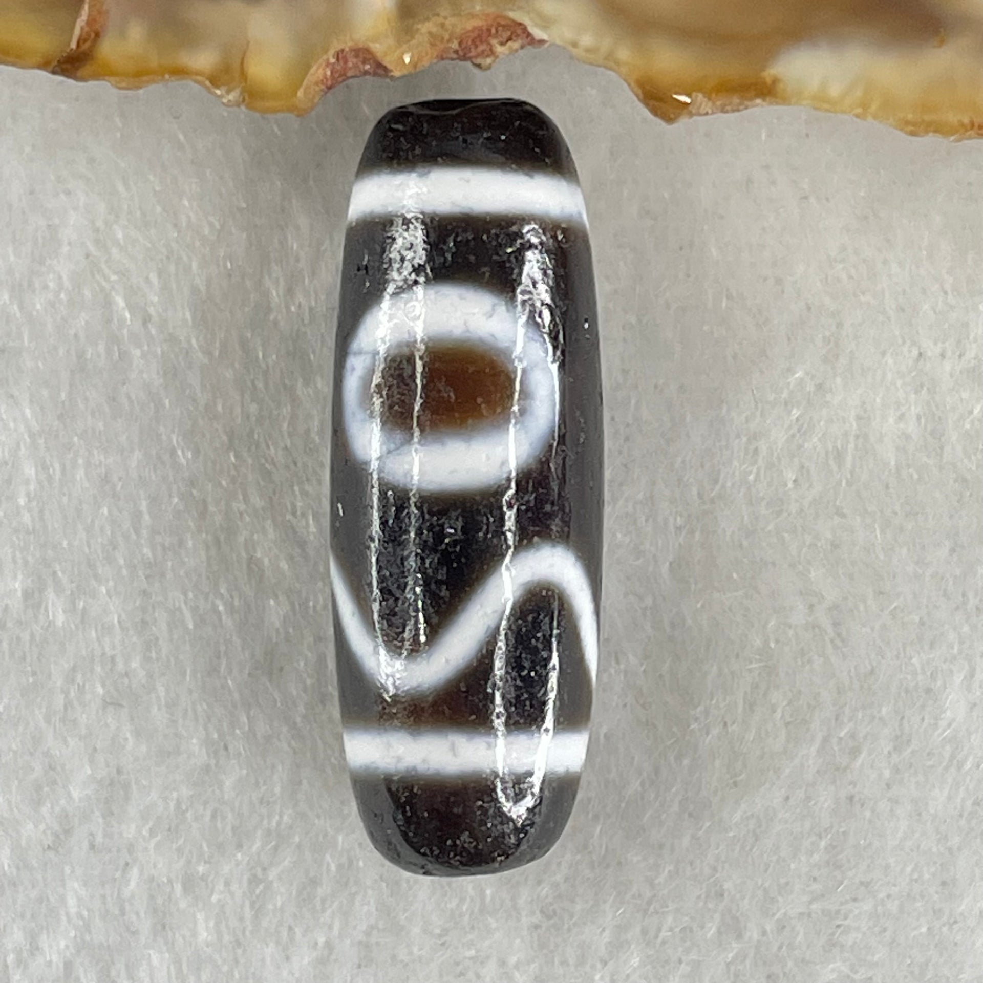 Natural Powerful Tibetan Old Oily Agate Sky Door Serenity 1 Eye Dzi Bead Heavenly Master (Tian Zhu) 一眼天诛 4.52g 28.8 by 10.3mm - Huangs Jadeite and Jewelry Pte Ltd