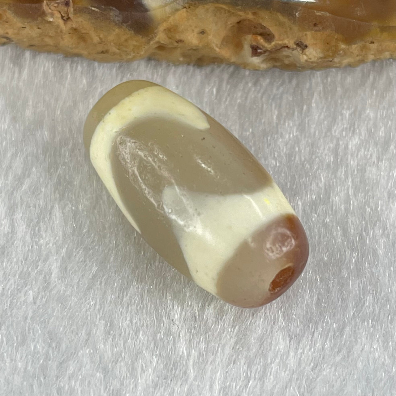 Natural Powerful Tibetan Old Oily Agate Tiger Tooth Daluo Dzi Bead Heavenly Master (Tian Zhu) 虎呀天诛 3.07g 19.9 by 10.3mm - Huangs Jadeite and Jewelry Pte Ltd
