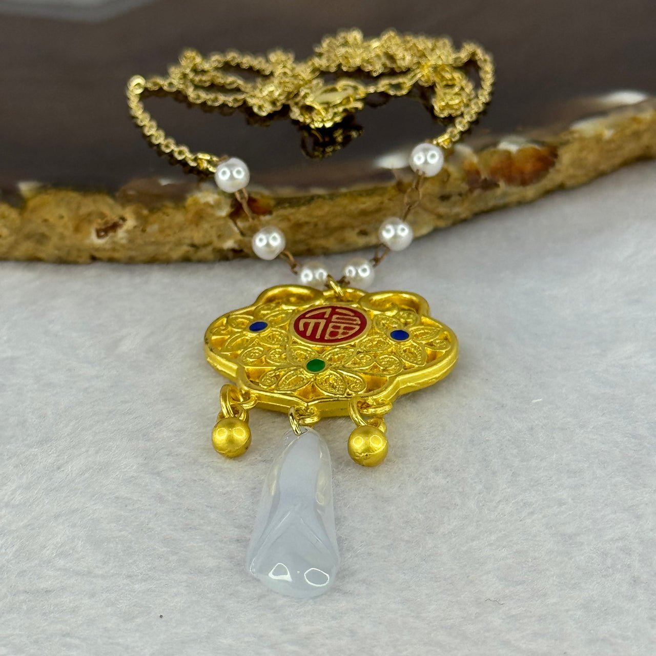 Type A Light Lavender Jadeite Fertility Flower with Sliver Gold Color Necklace 14.22g 28.0 by 9.0 by 3.5mm - Huangs Jadeite and Jewelry Pte Ltd