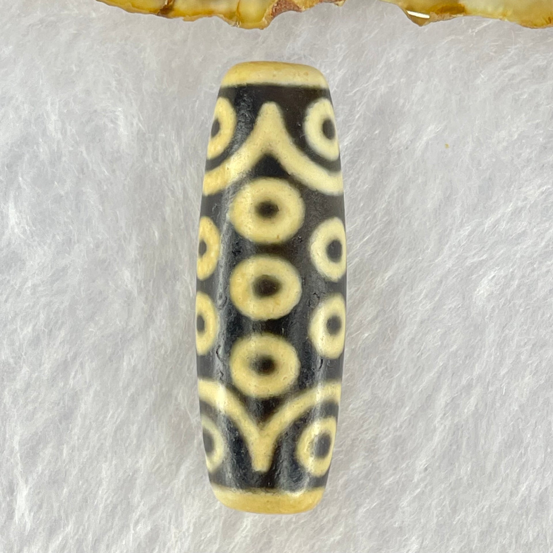 Natural Powerful Tibetan Old Oily Agate 21 Eyes Dzi Bead Heavenly Master (Tian Zhu) 二一眼天诛 9.81g 3.82 by 12.9mm - Huangs Jadeite and Jewelry Pte Ltd