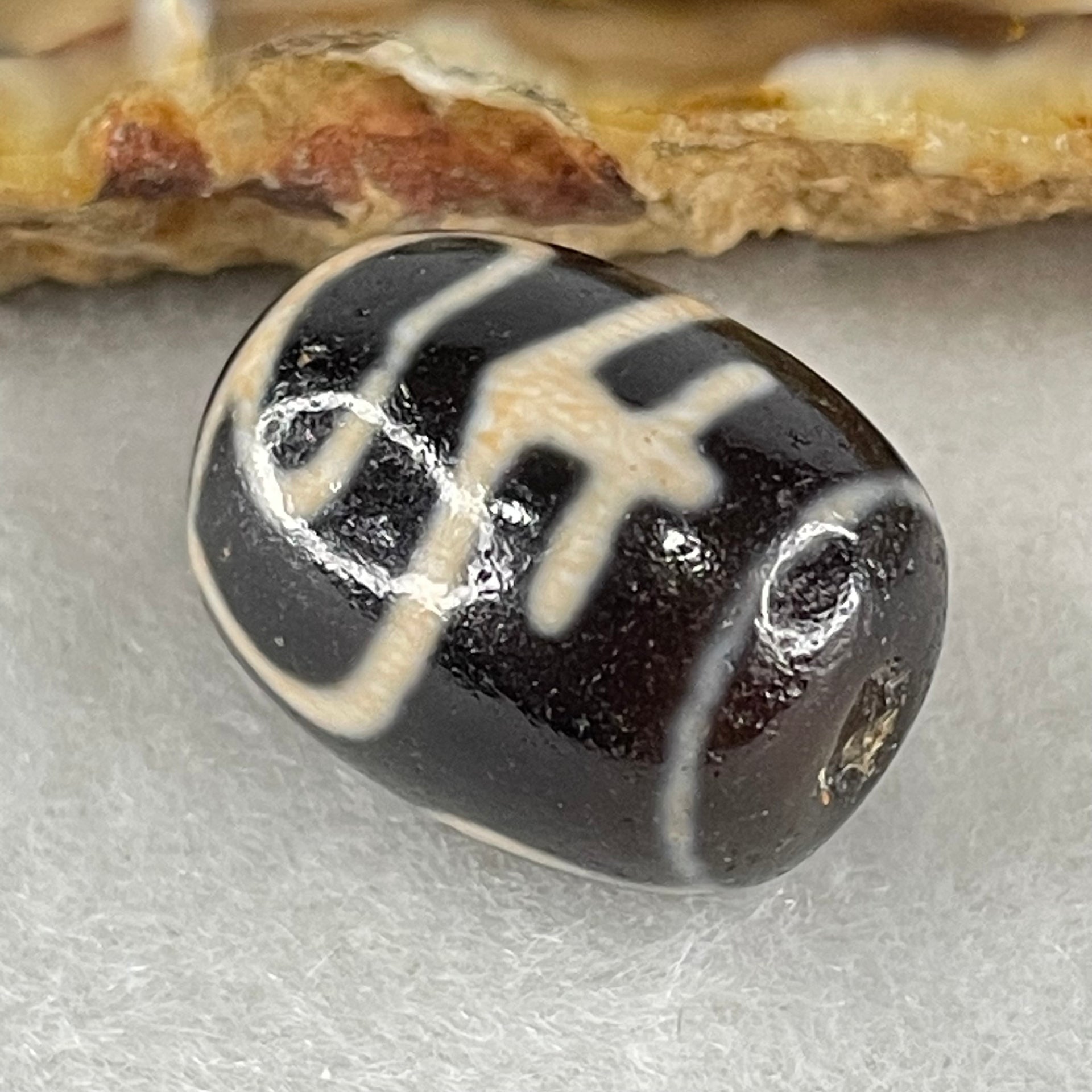 Natural Powerful Tibetan Old Oily Agate Double Nectar Vessel Dzi Bead Heavenly Master (Tian Zhu) 花蜜容器眼天珠 4.71g 17.4 by 13.3mm - Huangs Jadeite and Jewelry Pte Ltd