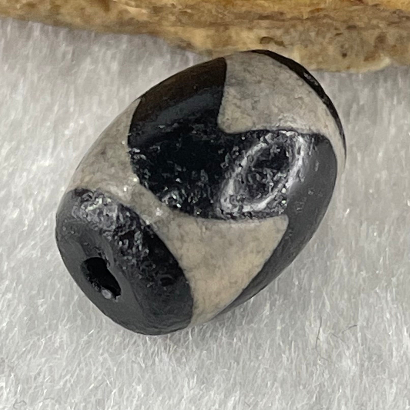 Natural Powerful Tibetan Old Oily Agate Tiger Tooth Daluo Dzi Bead Heavenly Master (Tian Zhu) 2.20g 14.0 by 10.3mm - Huangs Jadeite and Jewelry Pte Ltd