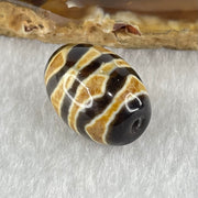 Natural Powerful Tibetan Old Oily Agate Double Tiger Tooth Daluo Dzi Bead Heavenly Master (Tian Zhu) 双虎呀天诛 5.38g 19.2 by 14.1mm - Huangs Jadeite and Jewelry Pte Ltd