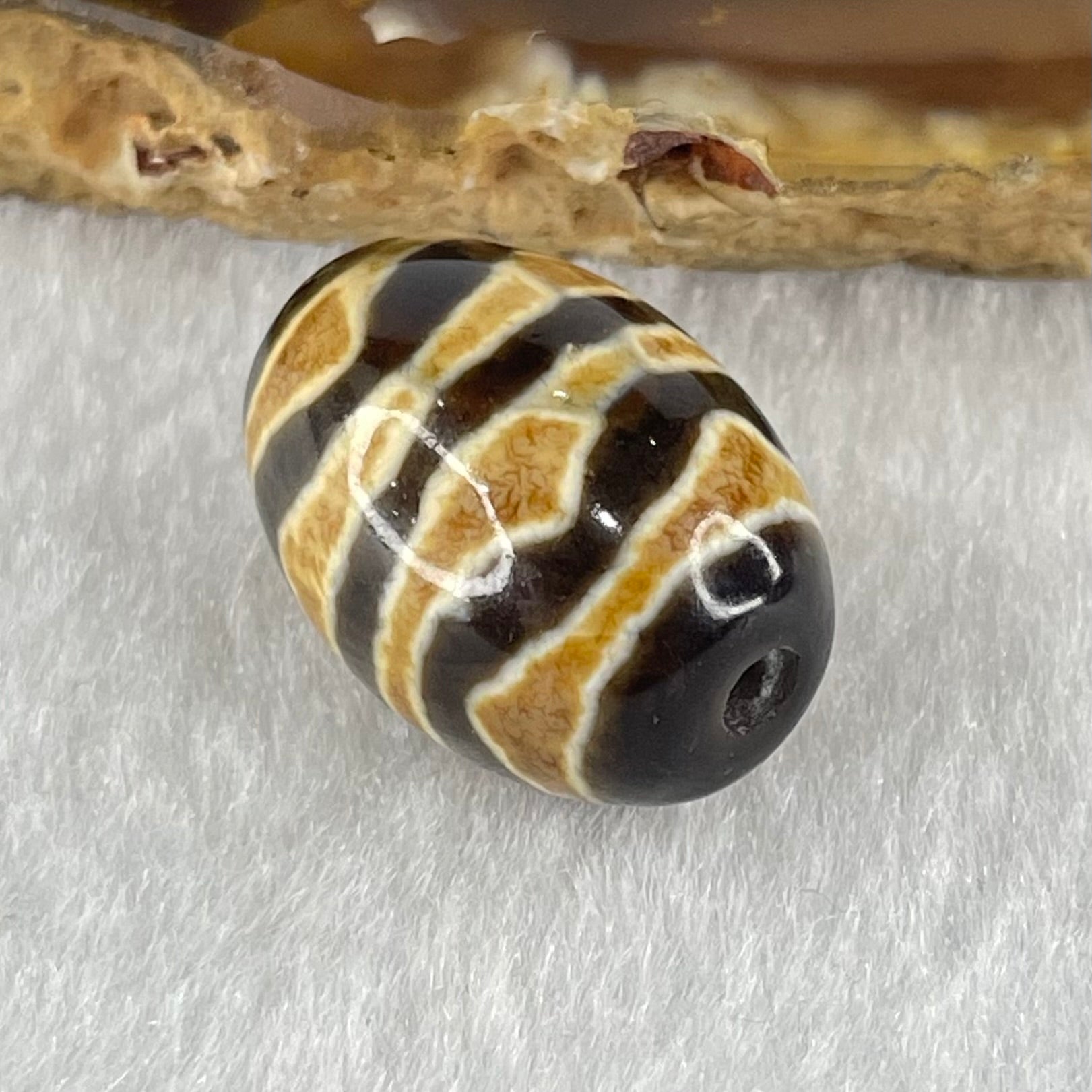 Natural Powerful Tibetan Old Oily Agate Double Tiger Tooth Daluo Dzi Bead Heavenly Master (Tian Zhu) 双虎呀天诛 5.38g 19.2 by 14.1mm - Huangs Jadeite and Jewelry Pte Ltd