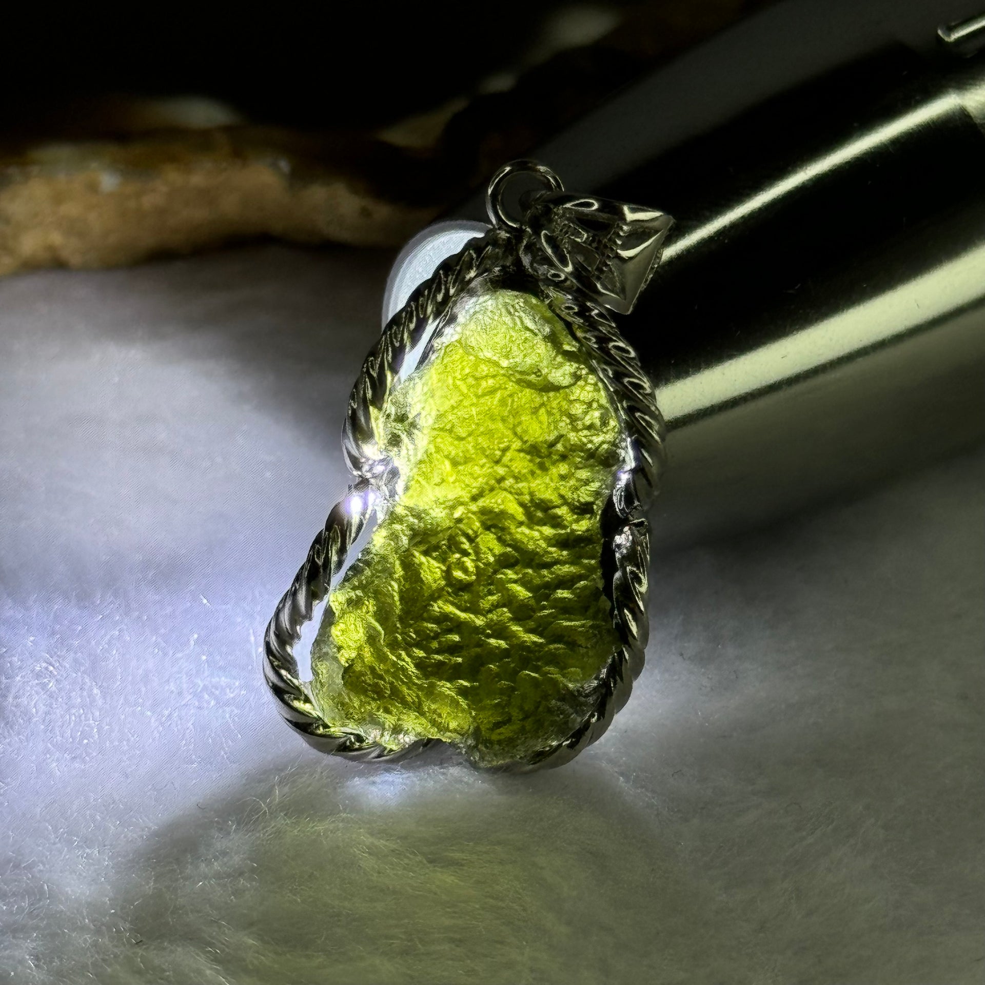 Natural Czech Republic Moldavite Meteorite Crystal in S925 Sliver Pendent 天然捷克陨石925银牌 7.04g 23.6 by 13.3 by 8.0mm - Huangs Jadeite and Jewelry Pte Ltd