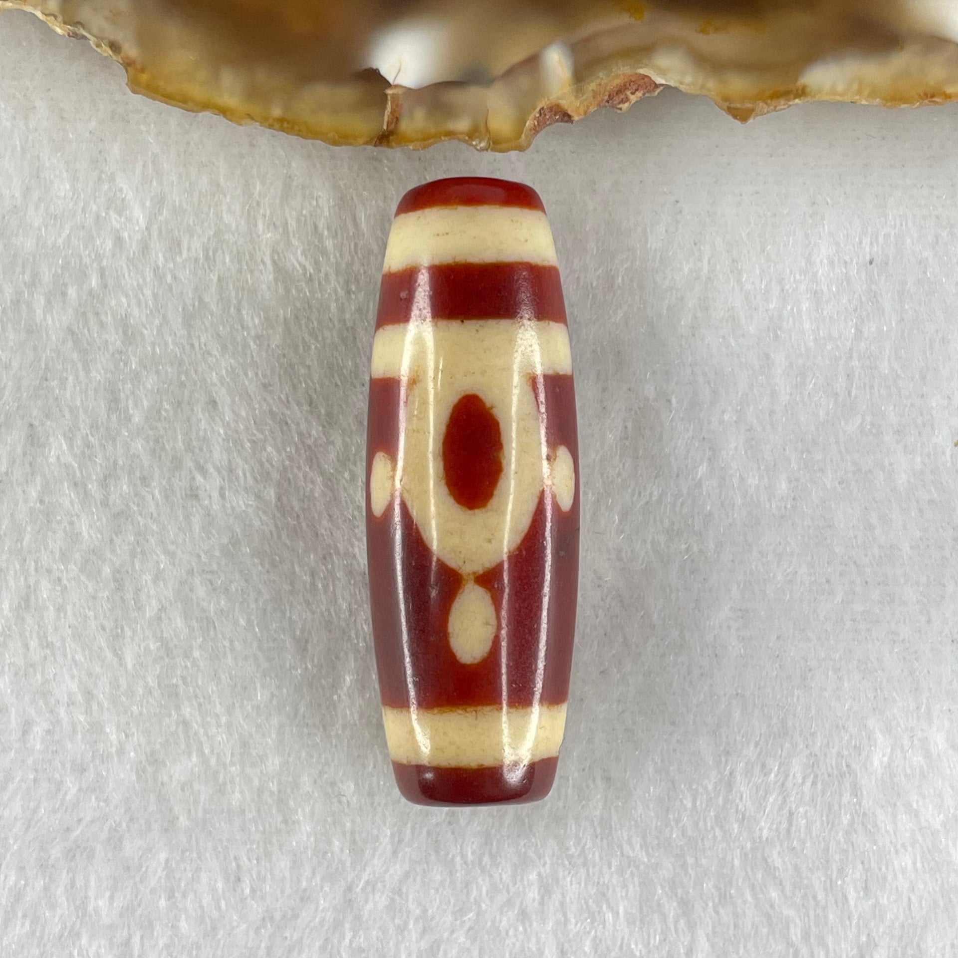 Natural Powerful Tibetan Old Oily Red White Agate One Eye Earth Element Dzi Bead Heavenly Master (Tian Zhu) 一眼土元素天珠 10.27g 37.8 by 13.2mm - Huangs Jadeite and Jewelry Pte Ltd