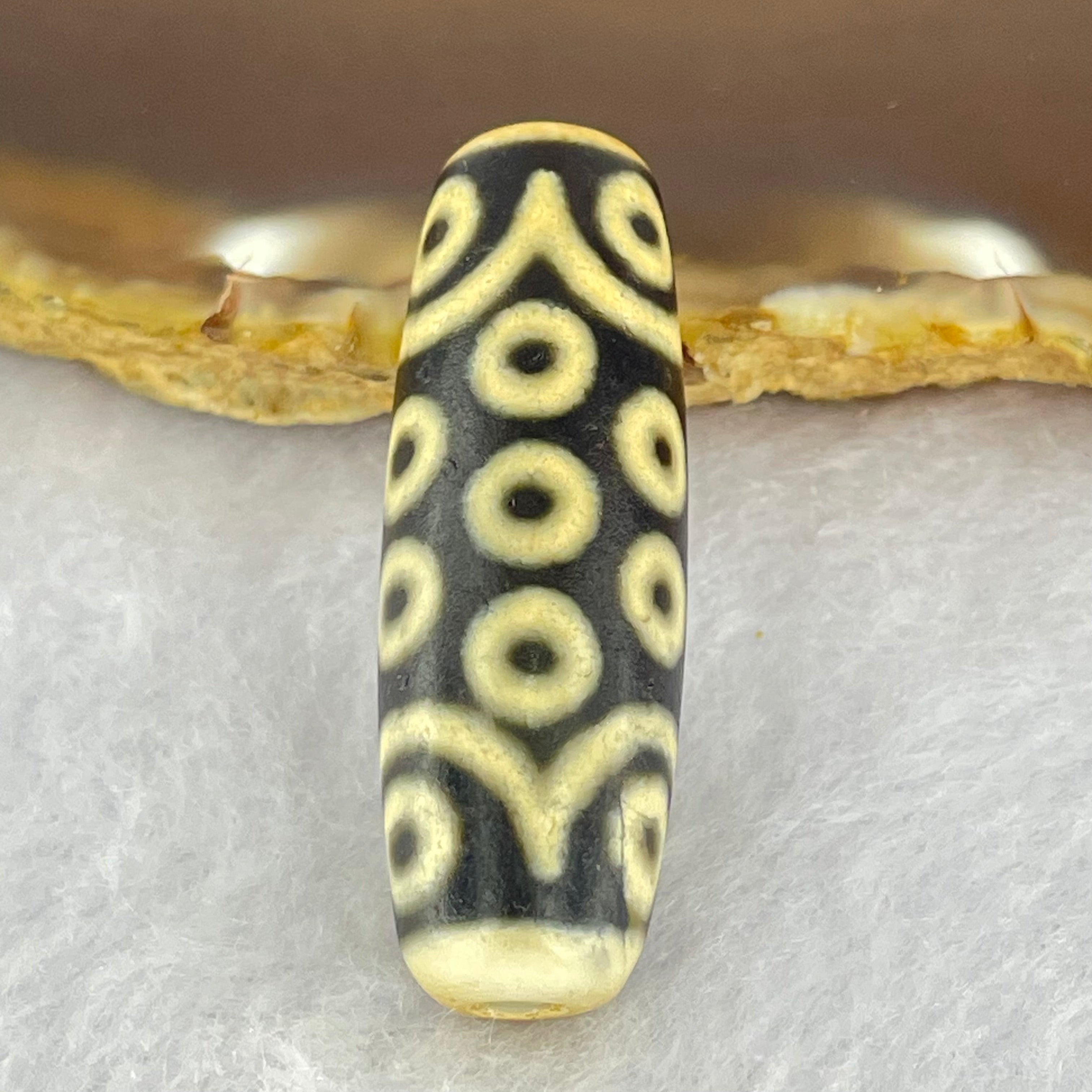 風化二十一眼天珠 21-Eyed Old Tibetan Dzi Beads西藏老天珠21眼天珠