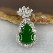 18K White Gold ICY Type A Green Omphasite Jadeite Hulu with Natural Diamonds Pendant 2.09g 27.3 by 13.8 by 6.7mm - Huangs Jadeite and Jewelry Pte Ltd