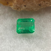 Natural Colombia Vivid Green Emerald (Beryl) Cut-Cornered Rectangle Step cut 0.49ct 5.0 by 4.3 by 2.7mm - Huangs Jadeite and Jewelry Pte Ltd