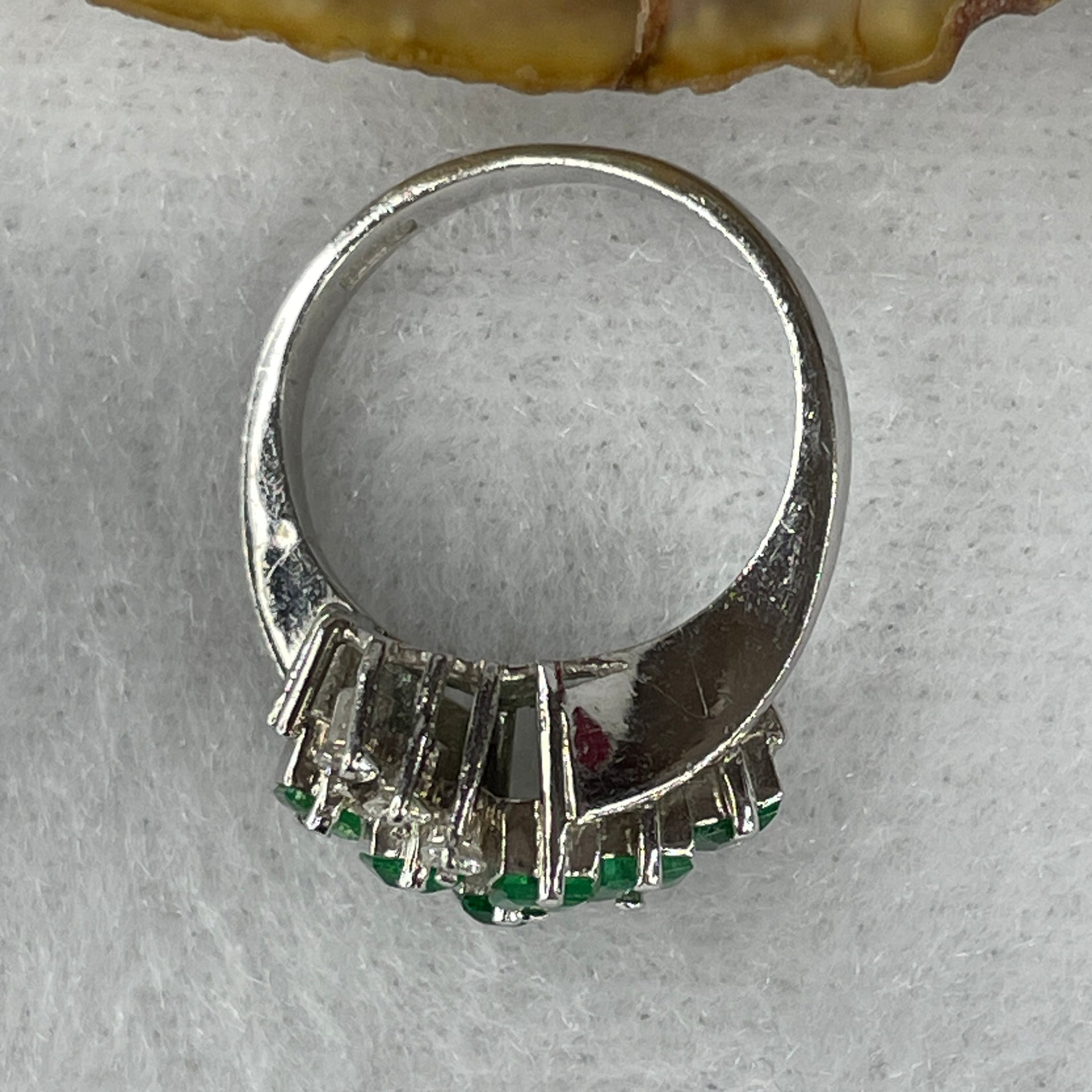 Natural Emeralds Total 0.48ct each approx 2.0 by 2.0 by 2.0mm and Natural Diamonds Total 0.11ct each about 1.5mm in Platinum PT900 Ring 4.87g US4 HK8.5 - Huangs Jadeite and Jewelry Pte Ltd