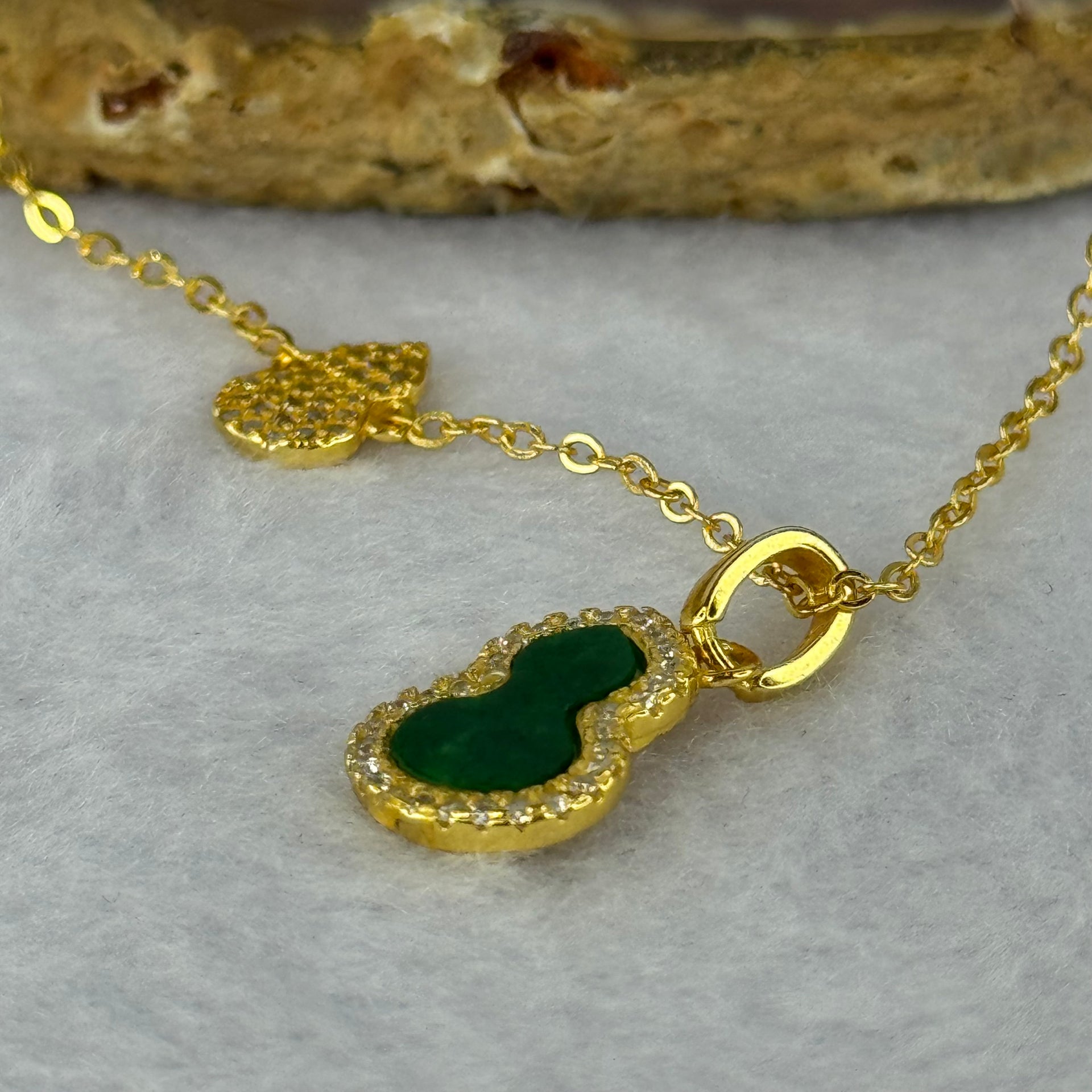 Type A Old Mine Spicy Green Jadeite Hulu with Crystals in S925 Sliver Gold Color Necklace 3.30g 10.1 by 7.0 by 1.0mm - Huangs Jadeite and Jewelry Pte Ltd