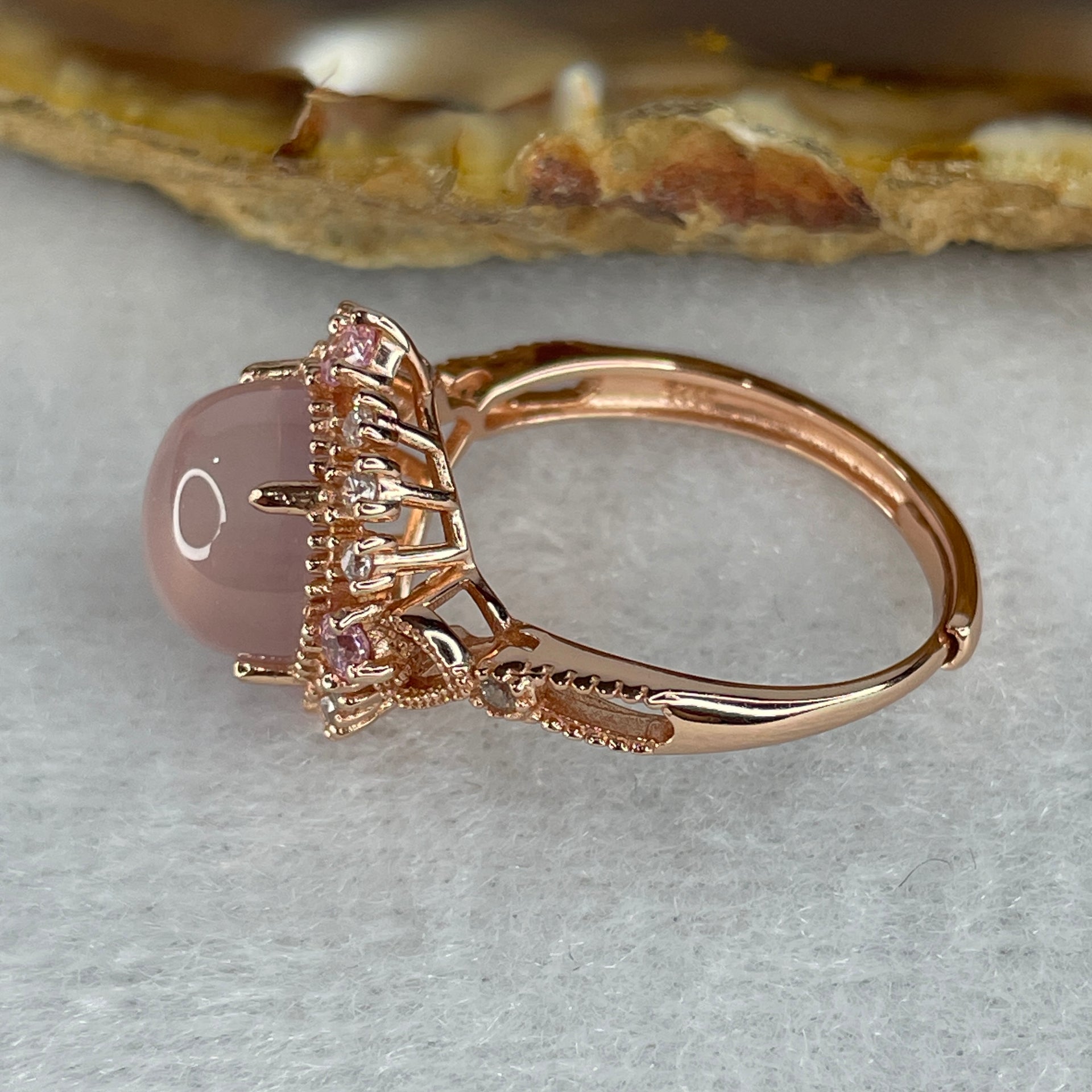 Good Grade Natural Rose Quartz Cat Eye Ring in S925 Sliver Gold Color 4.63g 11.2 by 6.0mm (Adjustable Size) - Huangs Jadeite and Jewelry Pte Ltd