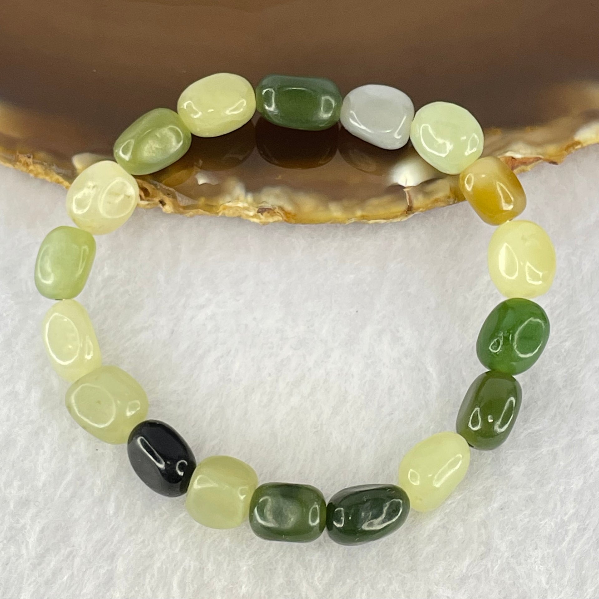 Natural Muti Color Serpentine Beads Bracelet 17.24g 14cm 8.5mm 18 Beads - Huangs Jadeite and Jewelry Pte Ltd