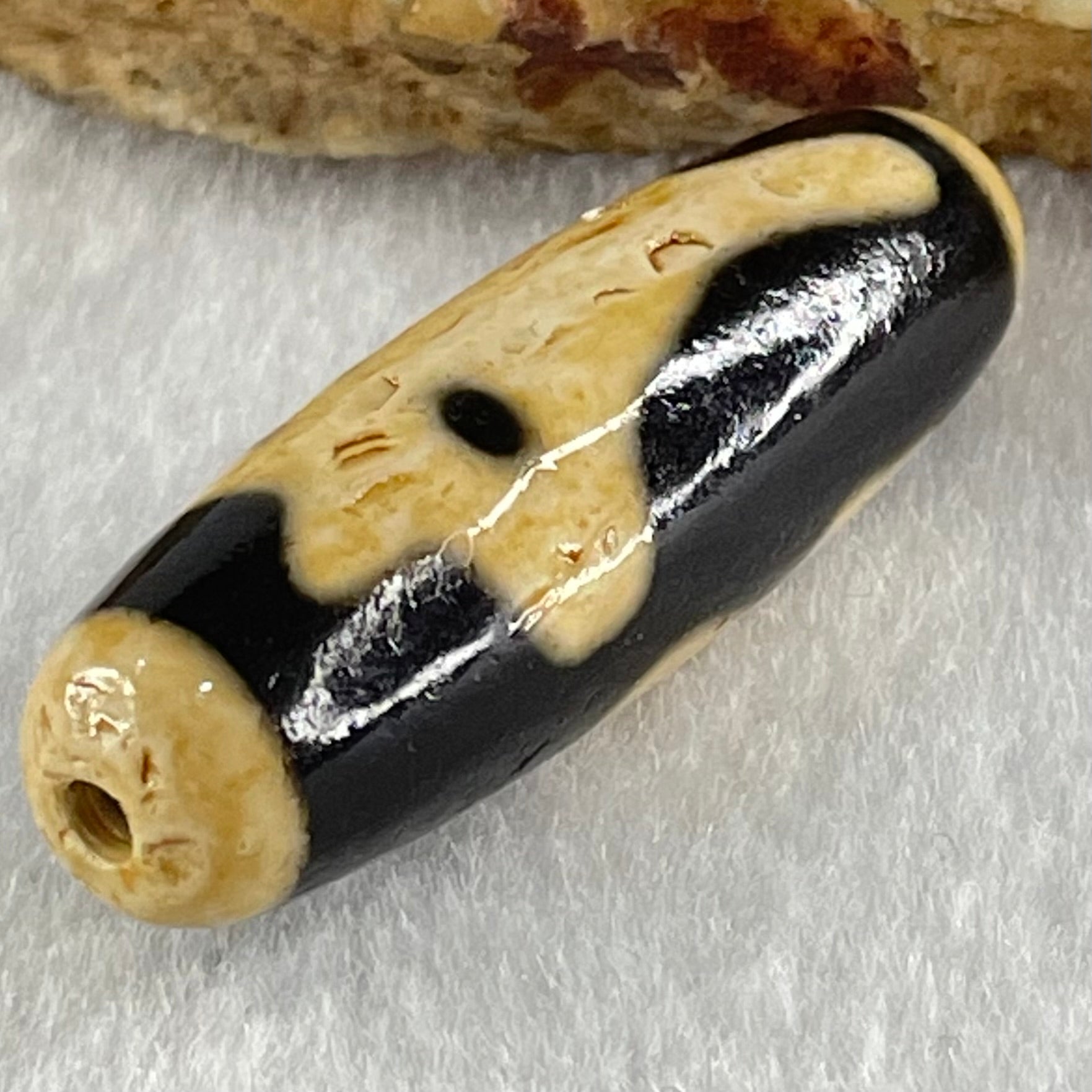 Natural Powerful Tibetan Old Oily Agate Goat Dzi Bead Heavenly Master (Tian Zhu) 山羊天珠 9.36g 38.0 by 12.6mm - Huangs Jadeite and Jewelry Pte Ltd