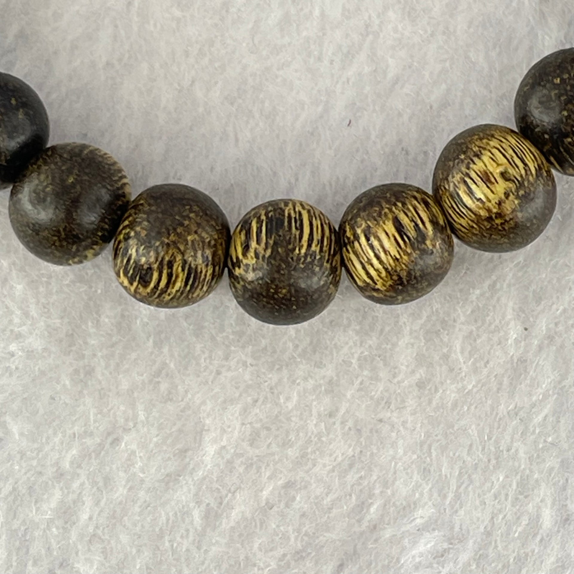Natural Wild Vietnam Lu Qi Nan Agarwood Beads Bracelet 天然野生越南鹿其南沉香珠手镯 6.70g 16.5cm 9.0mm 25 Beads - Huangs Jadeite and Jewelry Pte Ltd