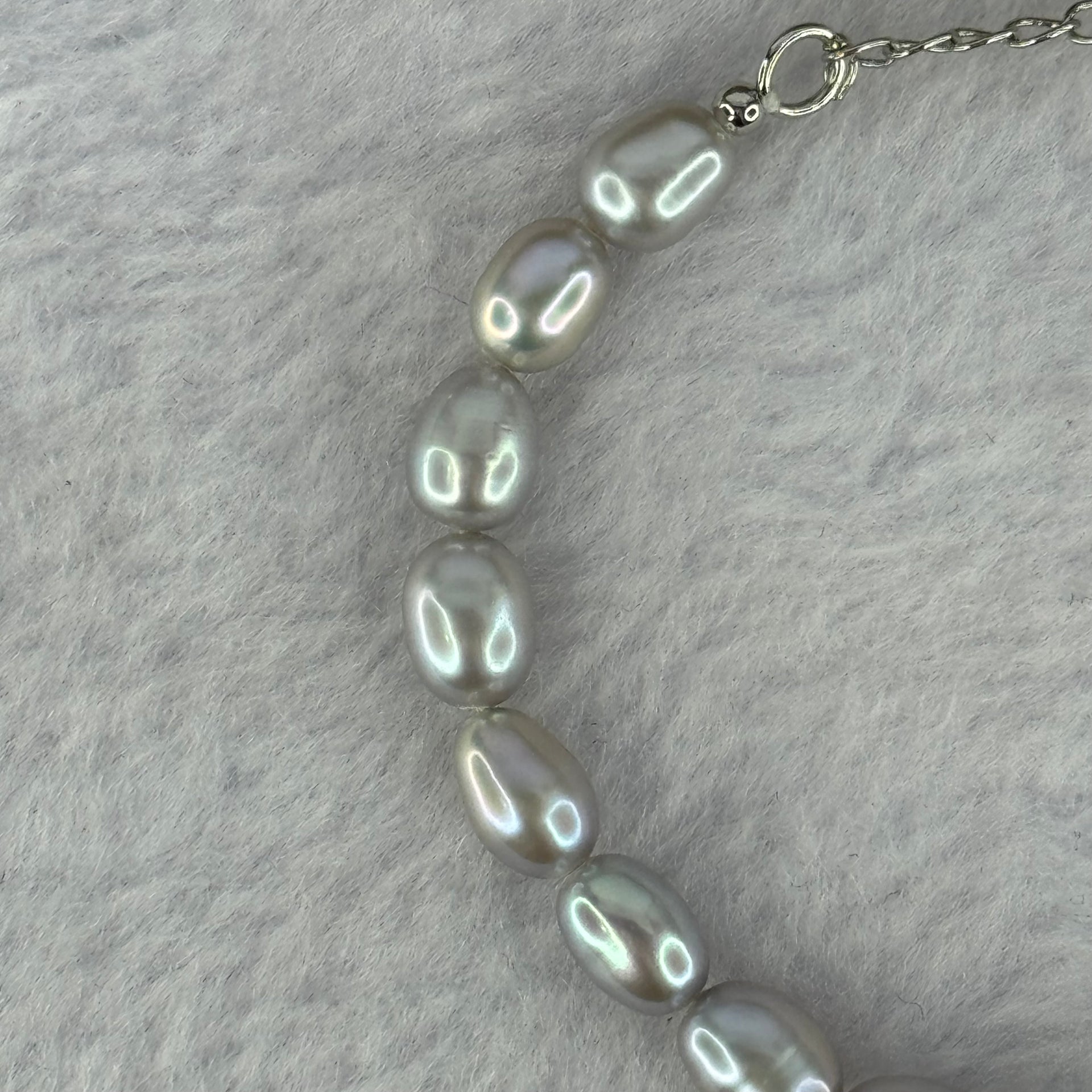 Natural Grey Pearl in S925 Sliver Bracelet 天然灰珍珠925银手链 8.01g 14cm 5.6mm 21 Beads - Huangs Jadeite and Jewelry Pte Ltd