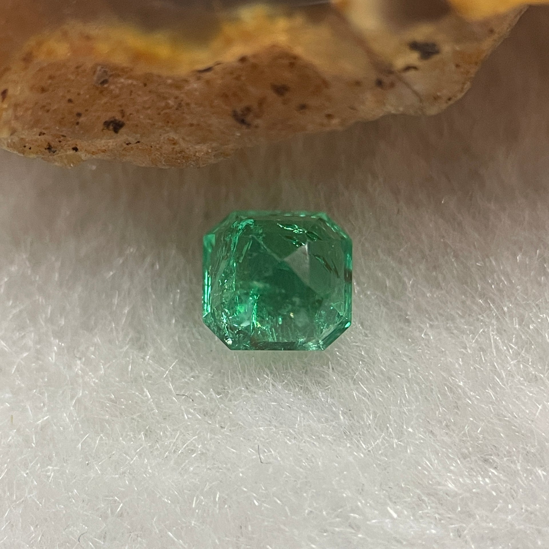 Natural Colombia Green Emerald (Beryl) Cut-Cornered Rectangular step cut 0.52ct 4.8 by 4.7 by 3.5mm - Huangs Jadeite and Jewelry Pte Ltd