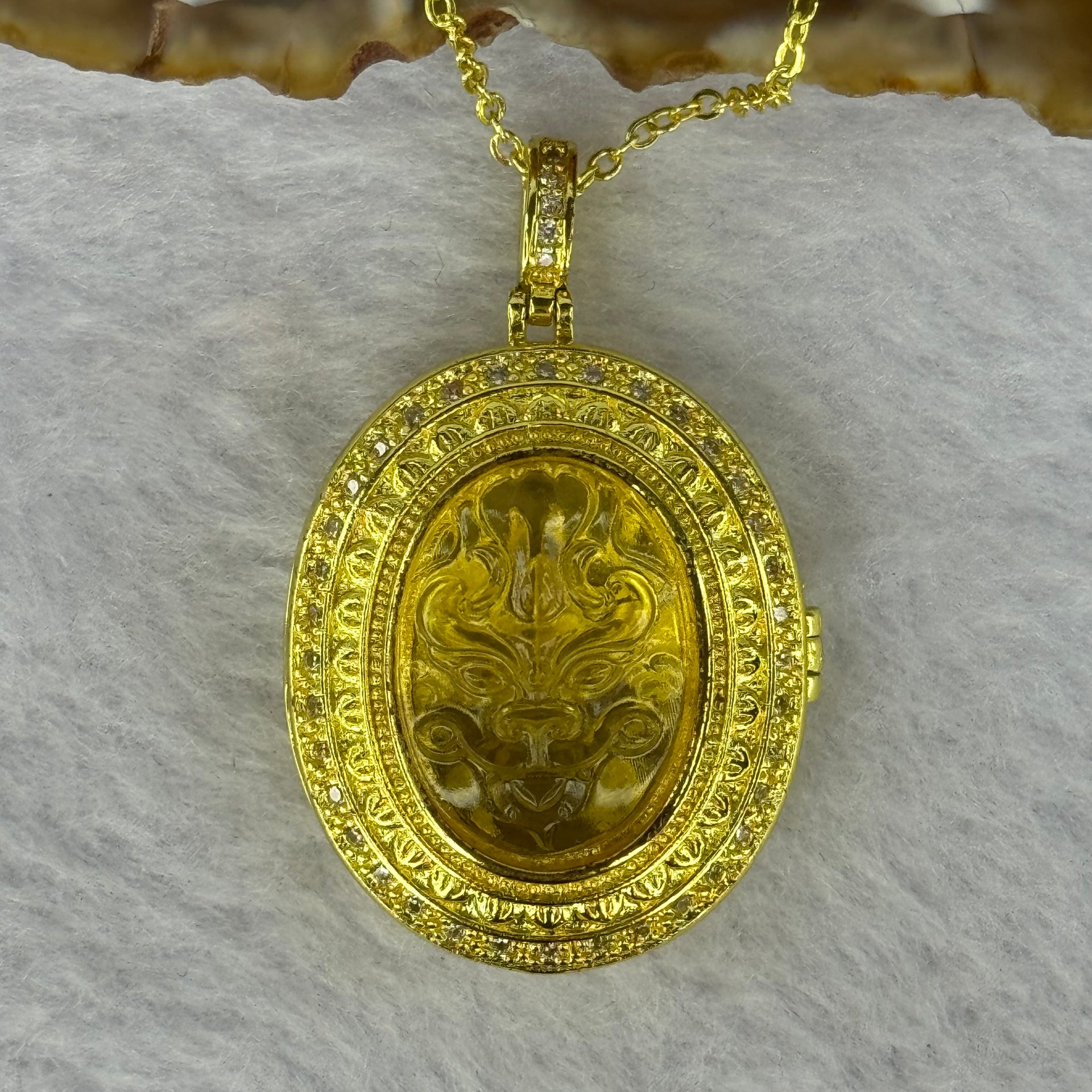 Natural Yellow Amber Dragon Head in Gold Color Locket Necklace 9.53g 19.3 by 14.2 by 4.0mm - Huangs Jadeite and Jewelry Pte Ltd