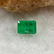 Natural Colombia Vivid Green Emerald (Beryl) Cut-Cornered Rectangular Step cut 0.48ct 5.5 by 3.9 by 2.9mm - Huangs Jadeite and Jewelry Pte Ltd