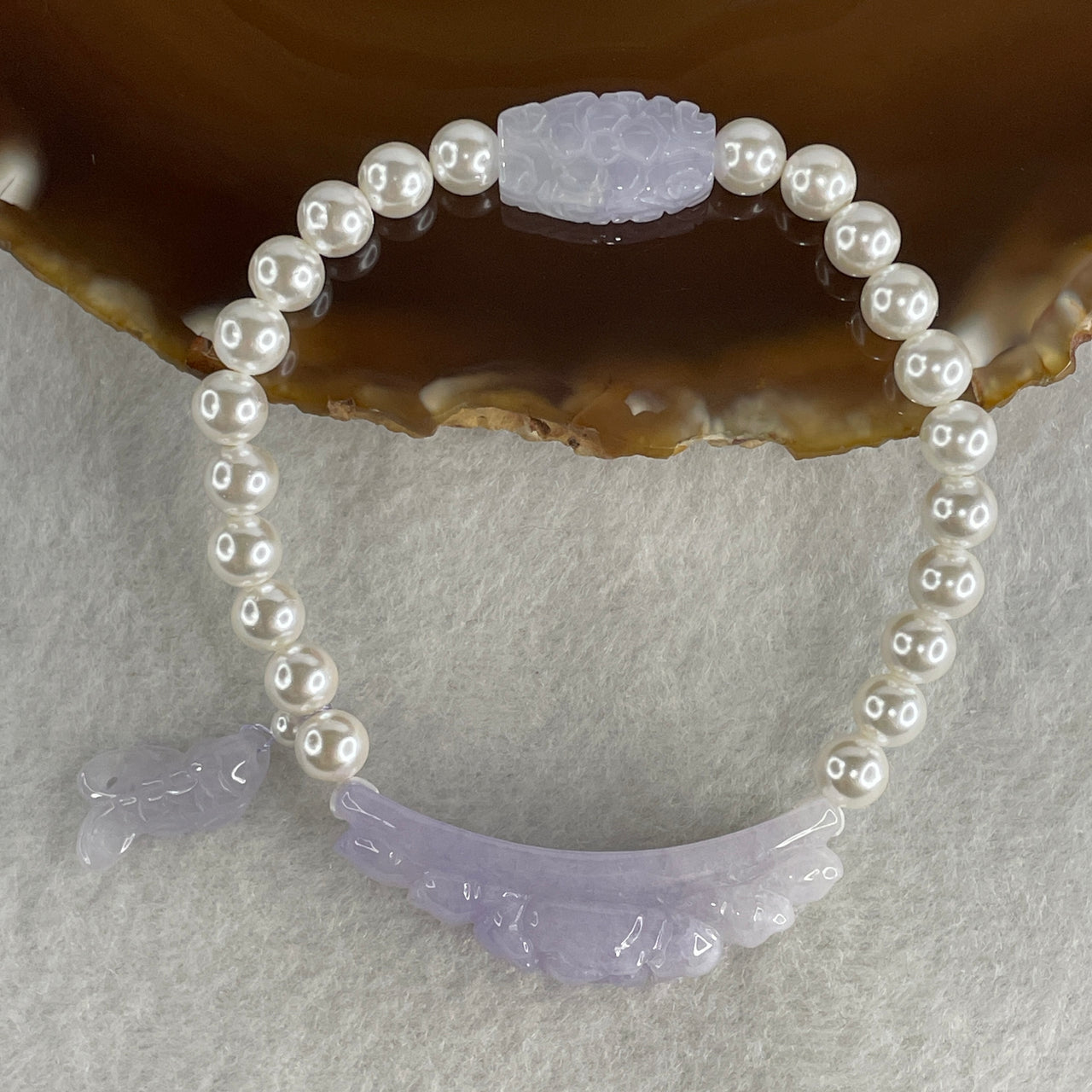 Natural Type A Intense Lavender Jadeite Flower with Faux Pearl Beads Bracelet 17.09g 15.5cm 40.0 by 10.3 by 10.5mm - 17.0 by 9.4 by 5.8mm