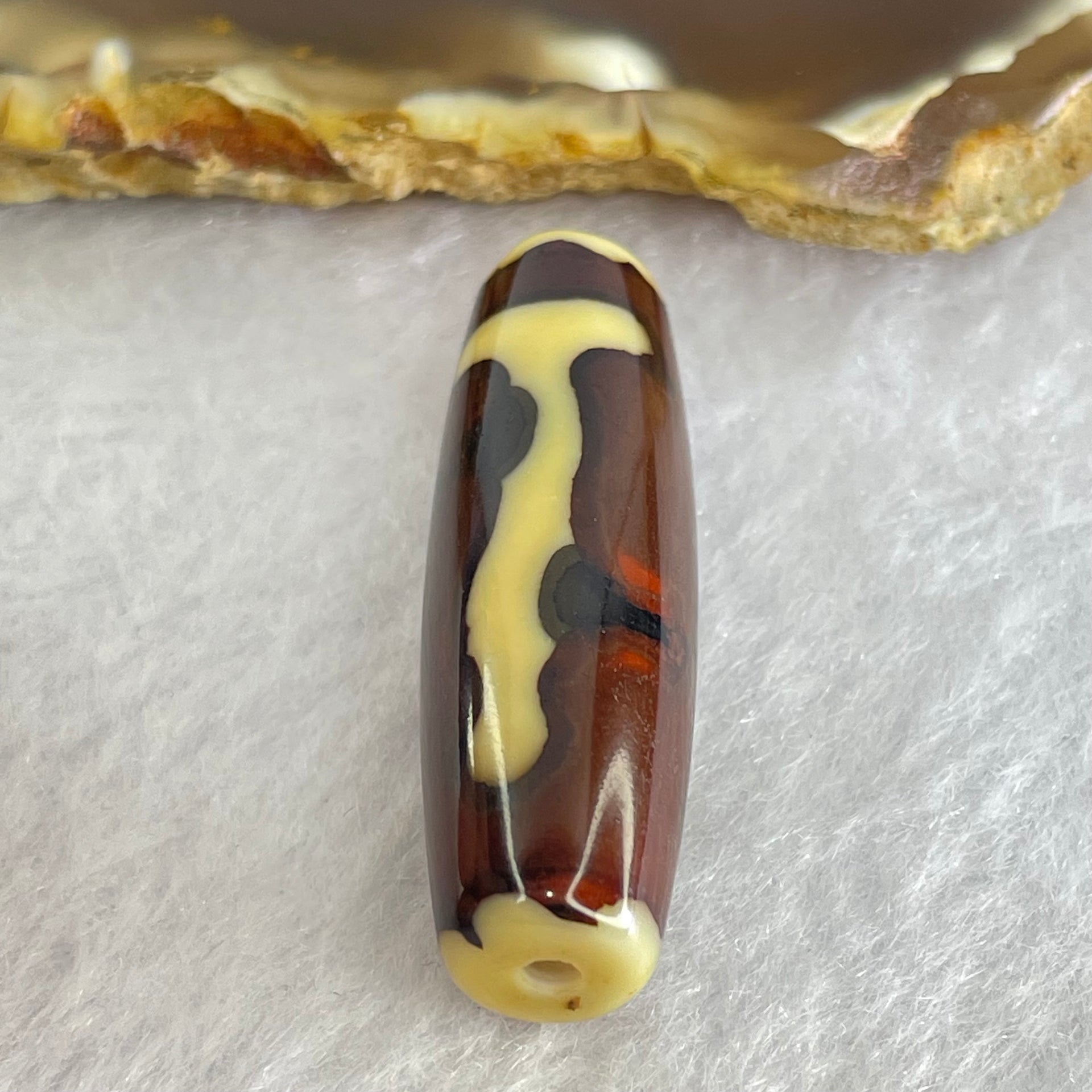 Natural Powerful Tibetan Old Oily Agate Guan Yin Dzi Bead Heavenly Master (Tian Zhu) 观音天珠 8.32g 37.7 by 11.6mm - Huangs Jadeite and Jewelry Pte Ltd