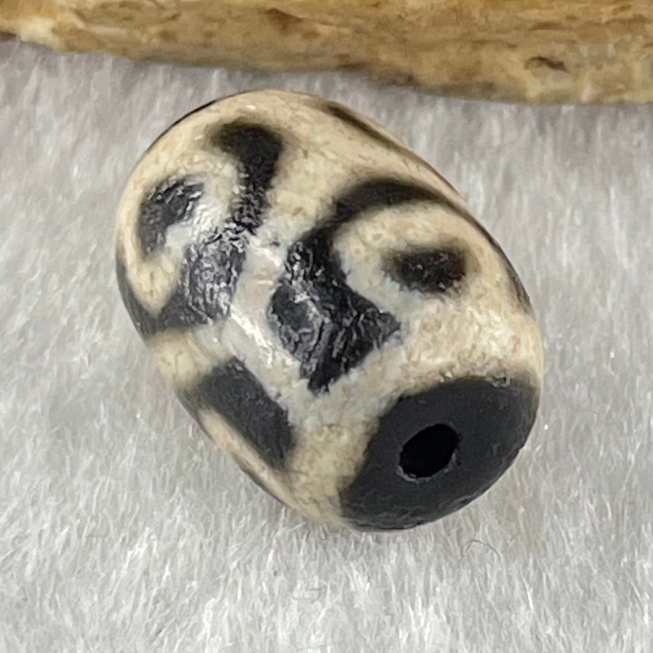 Natural Powerful Tibetan Old Oily Agate Tortoise Shell 6 Hearts Dzi Bead Heavenly Master (Tian Zhu) 龟壳六心天珠 2.11g 13.5 by 10.2mm - Huangs Jadeite and Jewelry Pte Ltd
