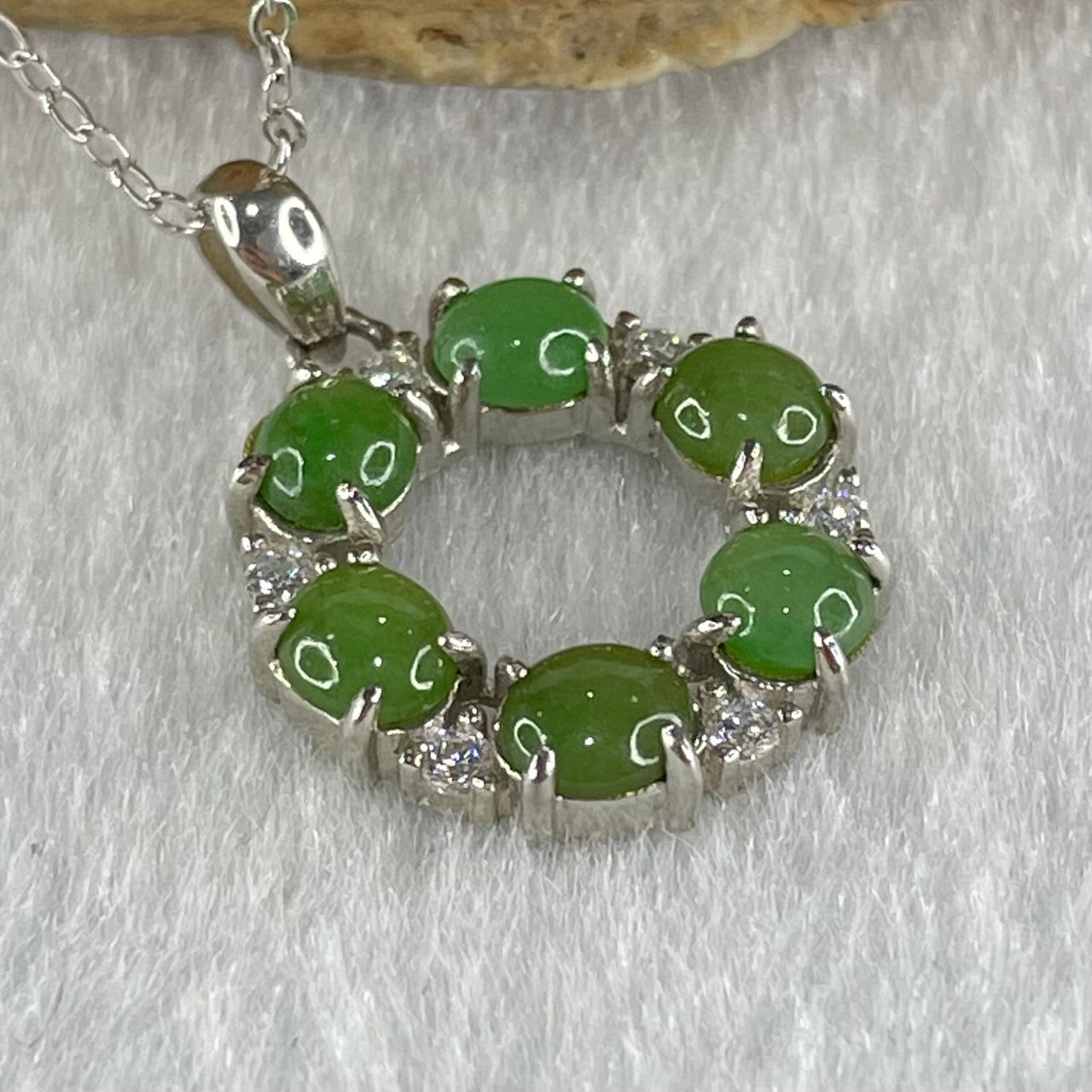 Type A Green Jadeite Cabochon in S925 Sliver Necklace 2.92g 3.9 by 1.5mm 6pcs - Huangs Jadeite and Jewelry Pte Ltd