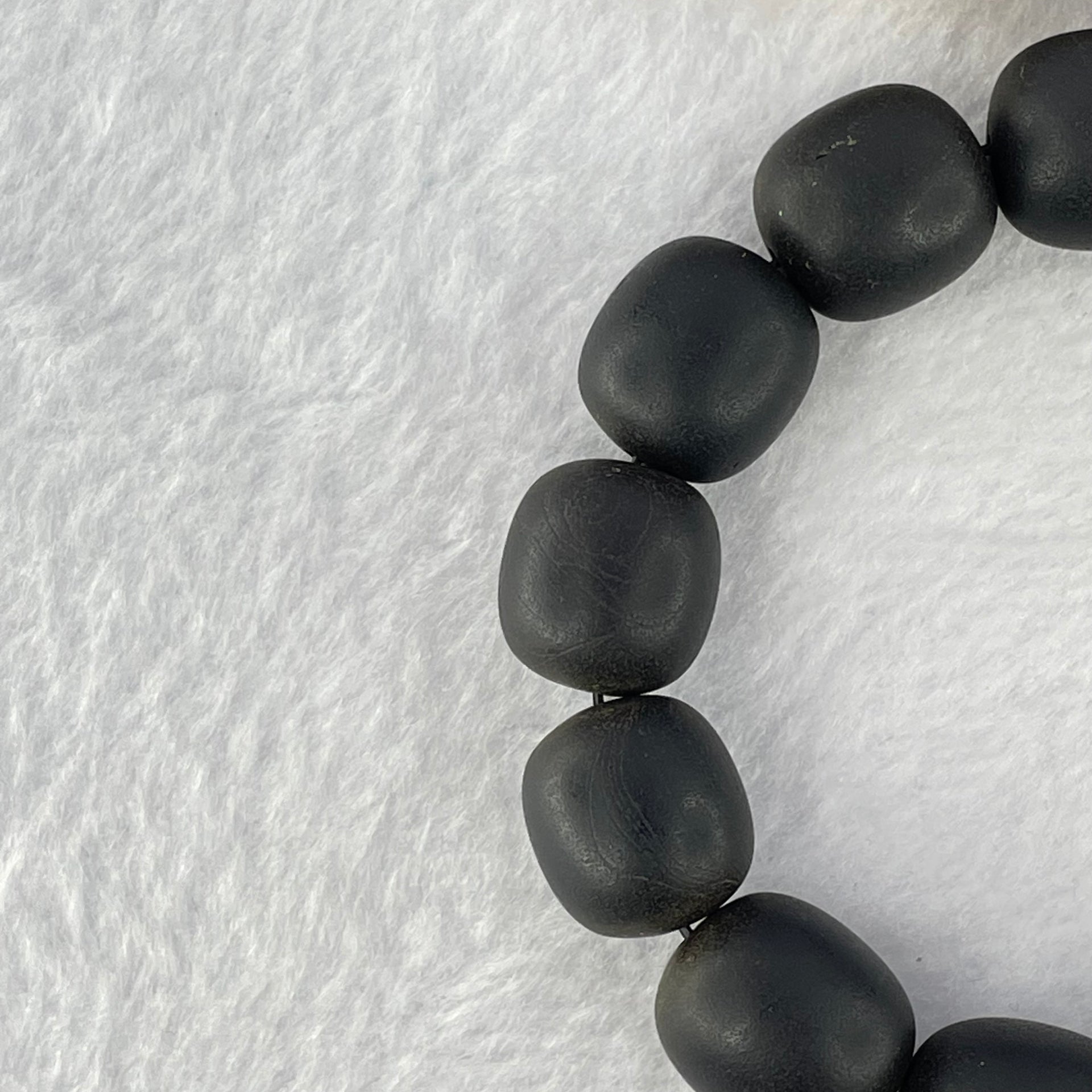 Natural Dark Matt Black Amber Beads Bracelet 天然大黑天翁琥珀手链 29.58g 19cm 15.4mm 19 Beads - Huangs Jadeite and Jewelry Pte Ltd