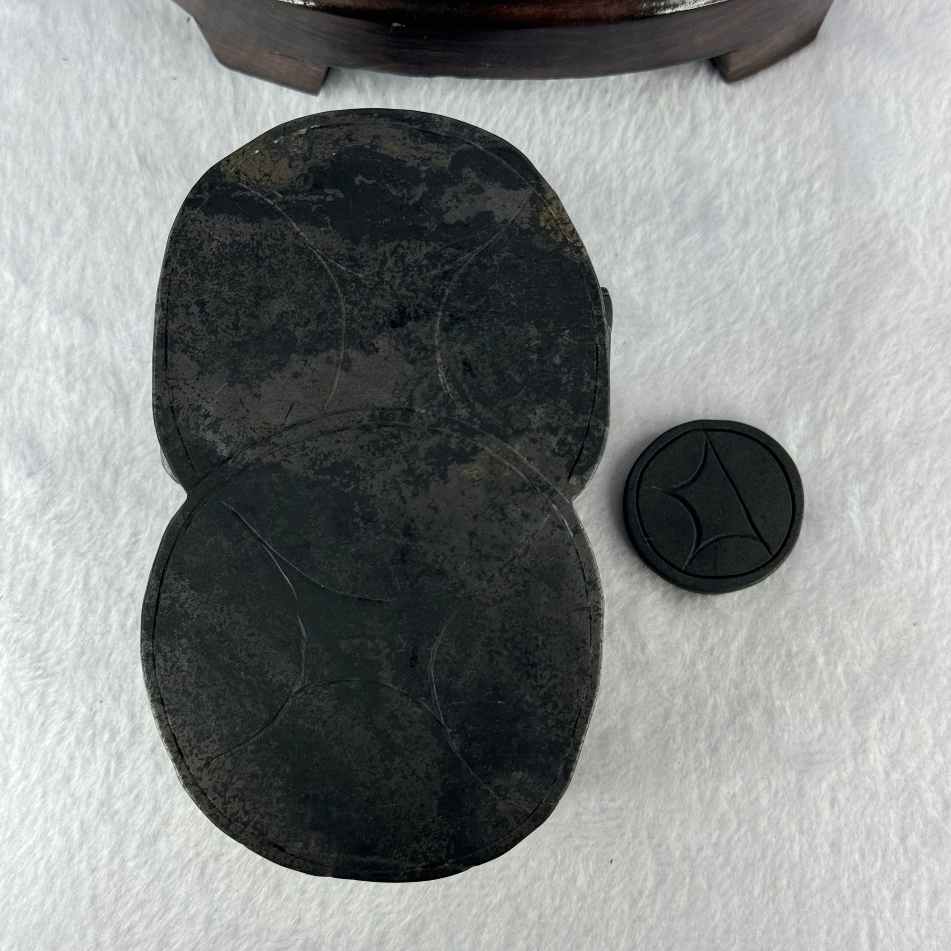 Rare Natural Tibetan Meteorite Tektite 3 Legged Toad with Wooden Stand Display 2,345.1g 170.0 by 118.0 by 125.0mm - Huangs Jadeite and Jewelry Pte Ltd